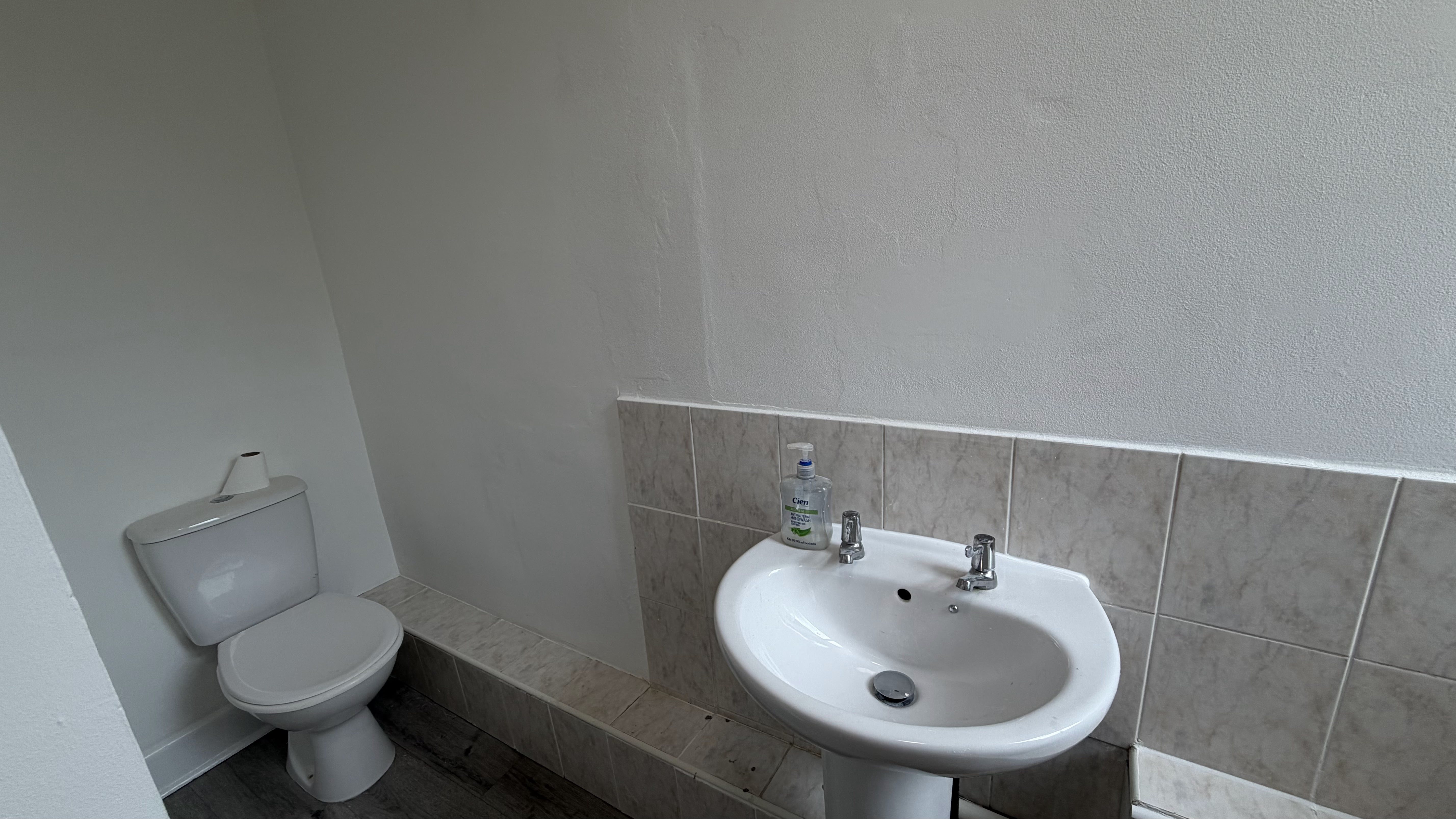 2 bed flat to rent in Charminster Road, Bournemouth, BH8 10