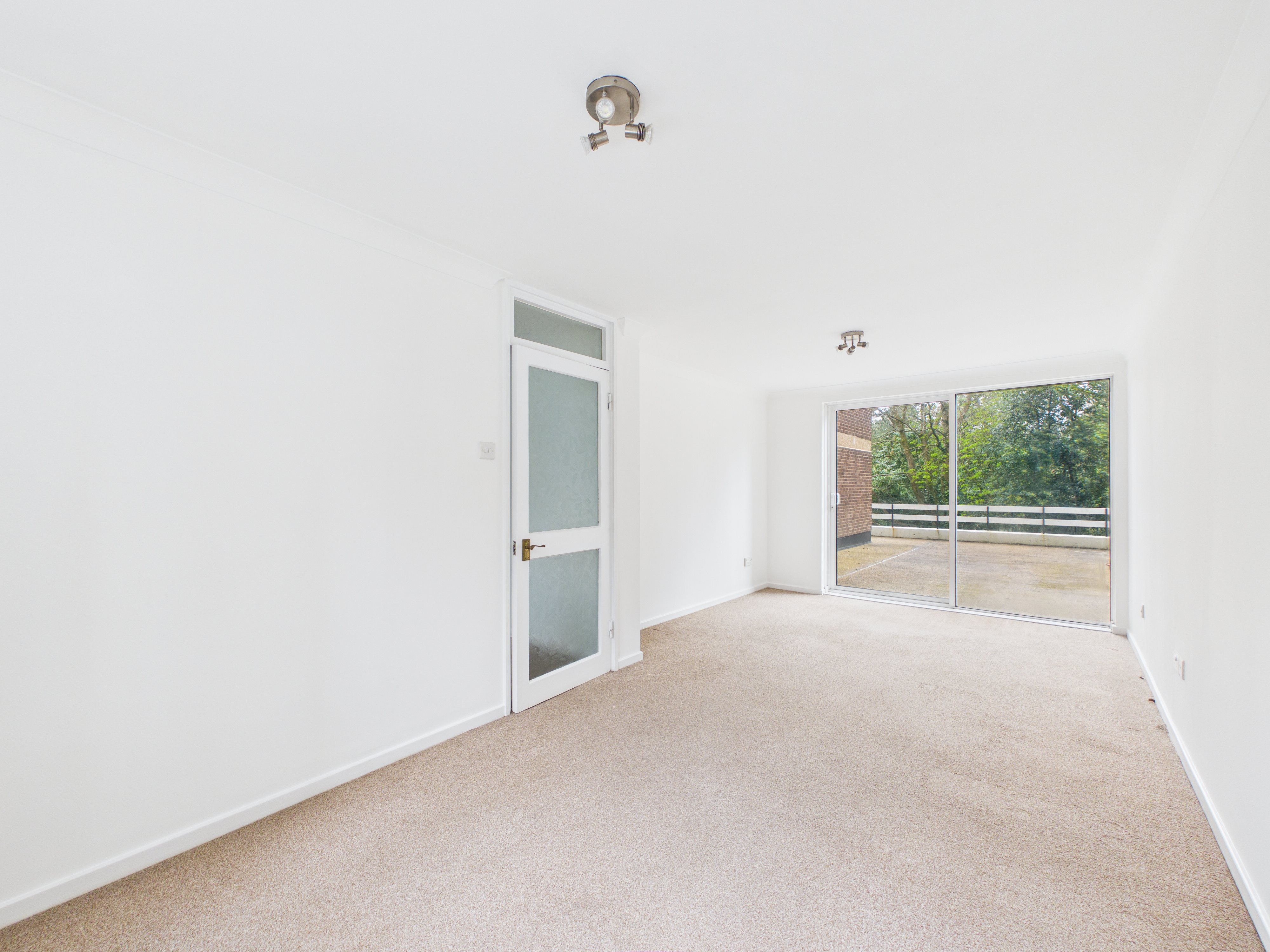 1 bed flat to rent in Branksome Wood Road, Bournemouth, BH4 4