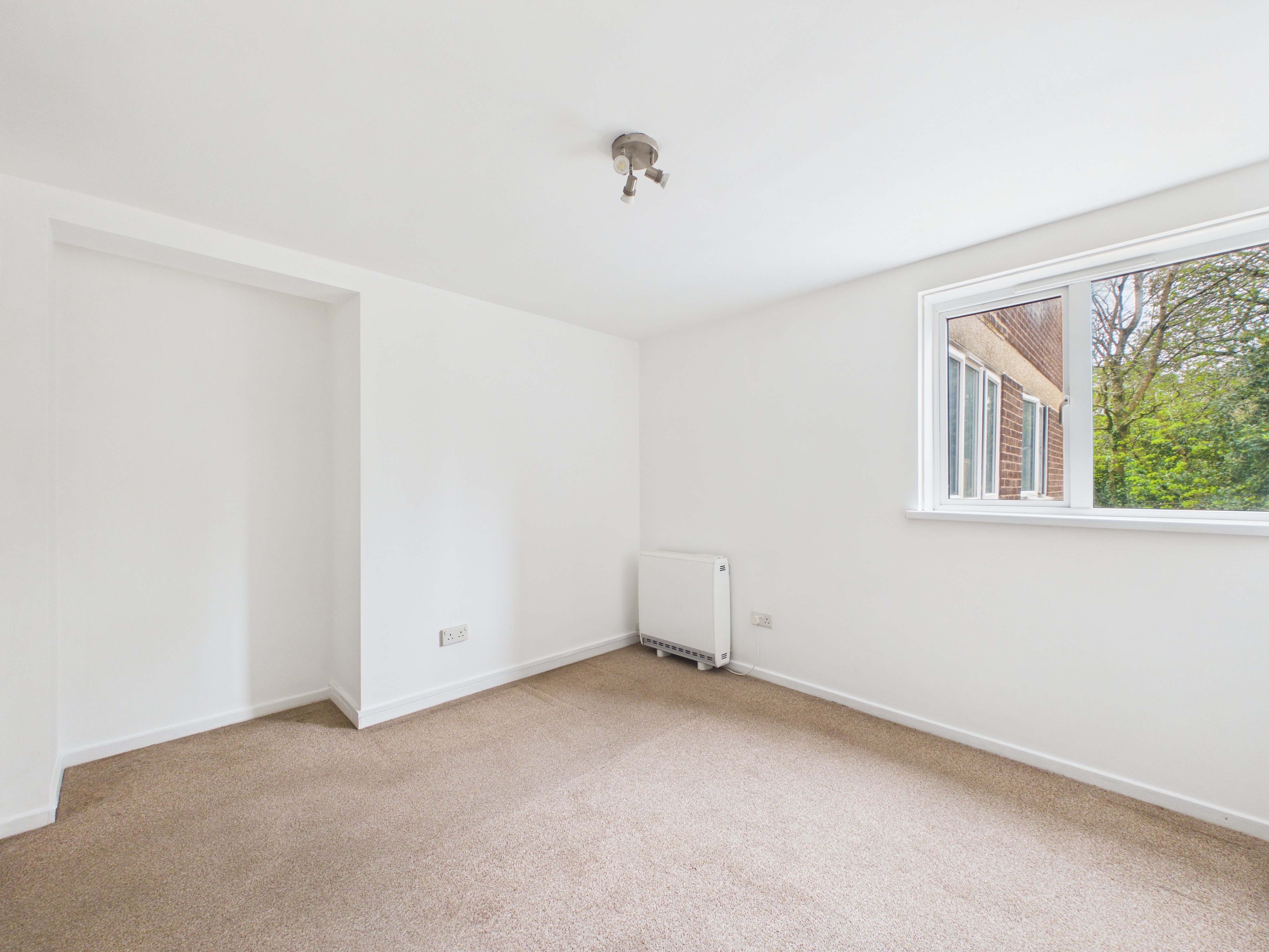 1 bed flat to rent in Branksome Wood Road, Bournemouth, BH4 9