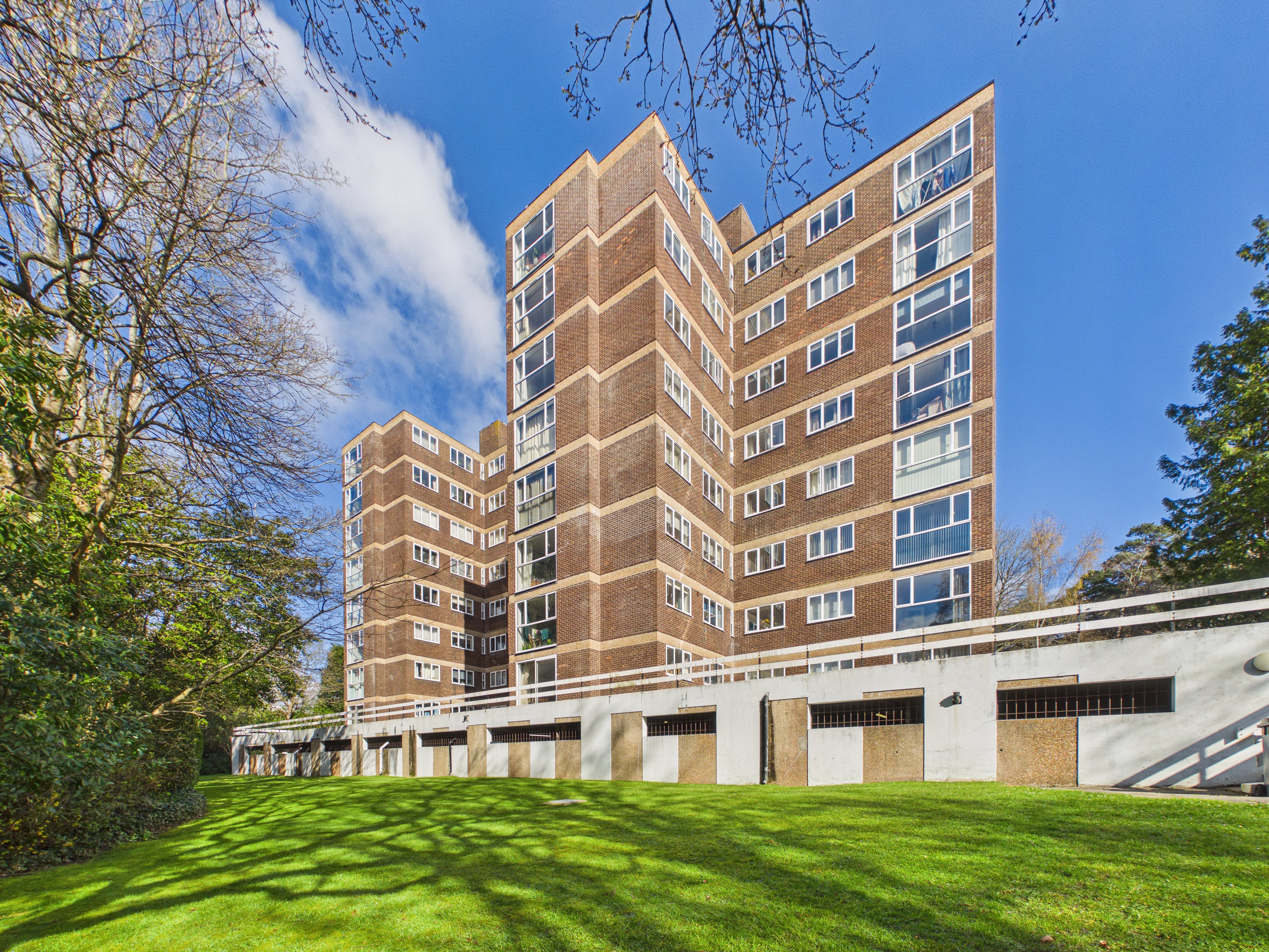 1 bed flat to rent in Branksome Wood Road, Bournemouth, BH4