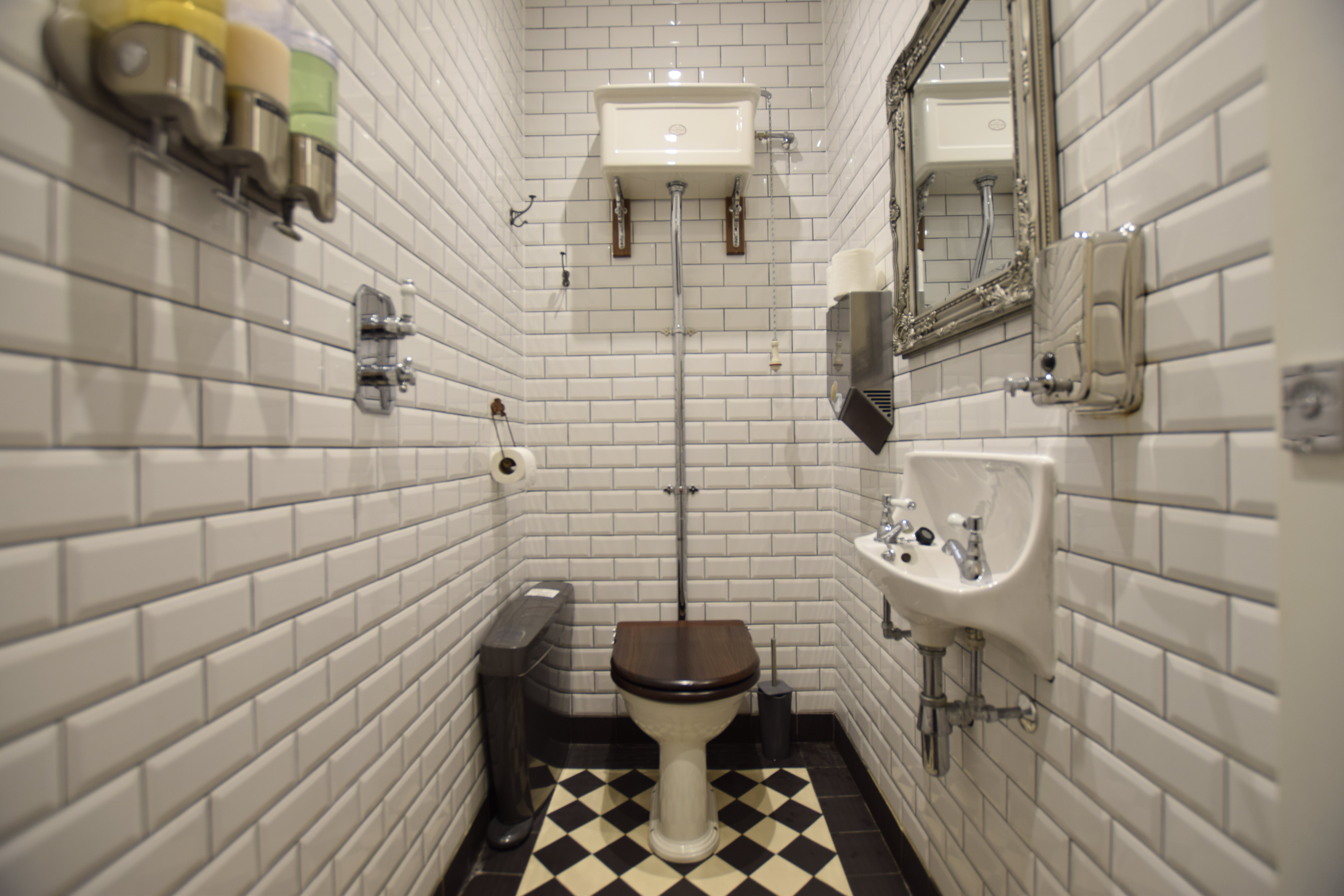 1 bed to rent in Walton House, Richmond Hill 18