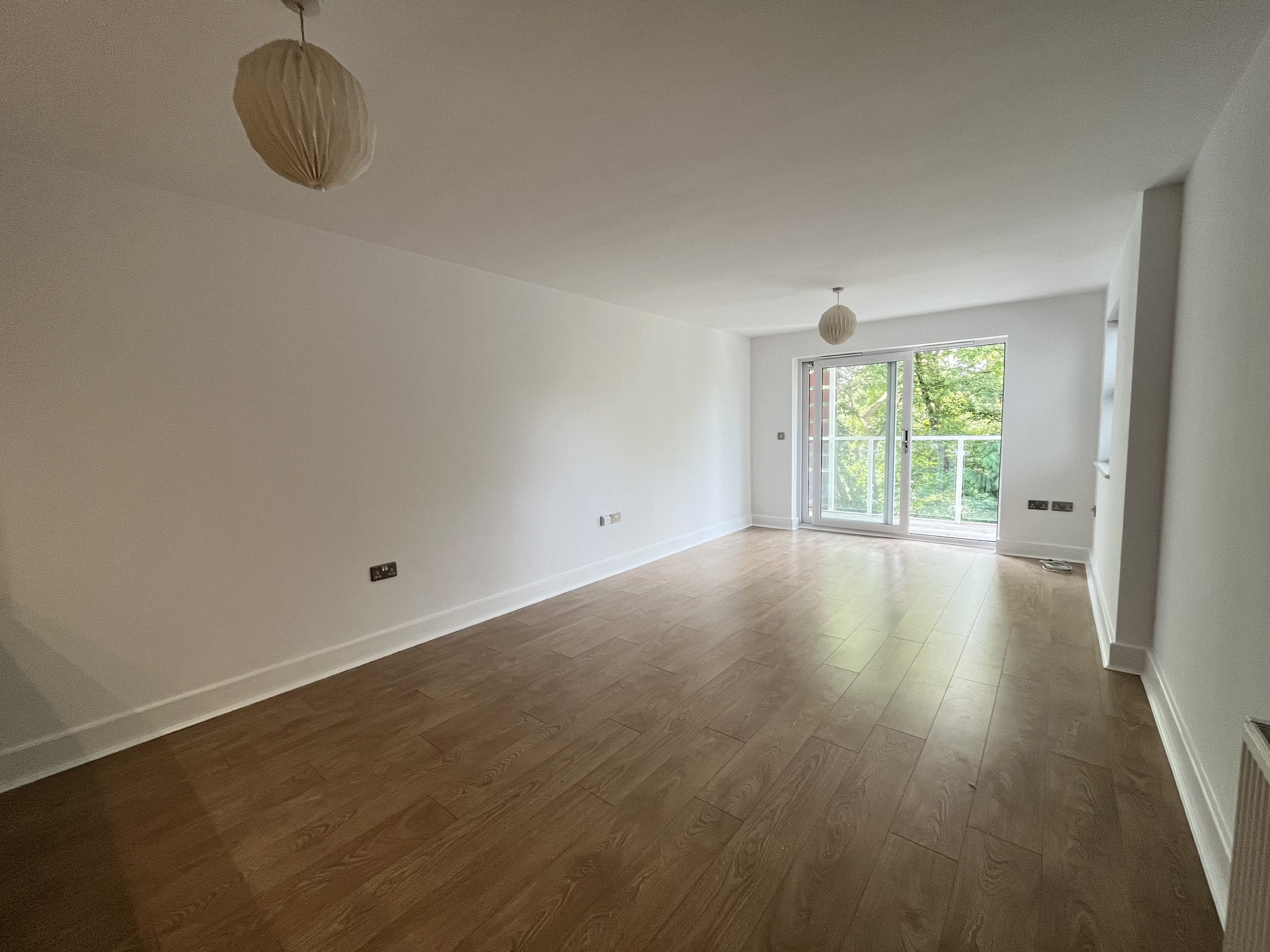 2 bed flat to rent in Branksome Wood Road, Bournemouth 3