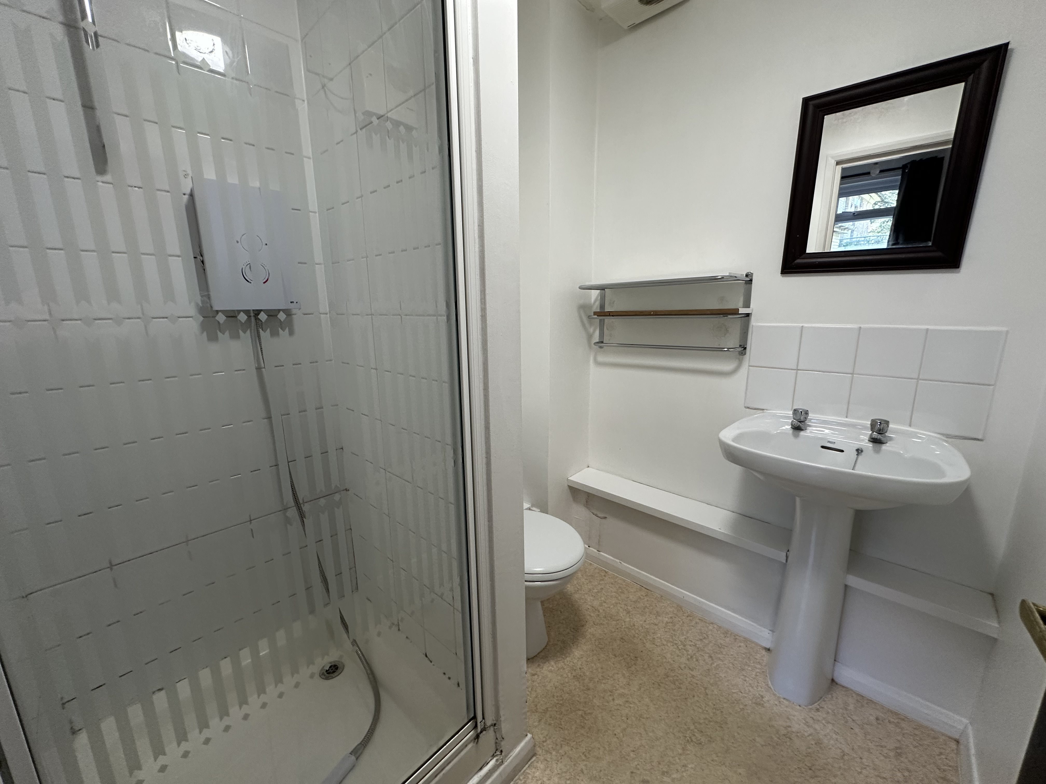 1 bed flat to rent in Manor Road, , BH1  - Property Image 4