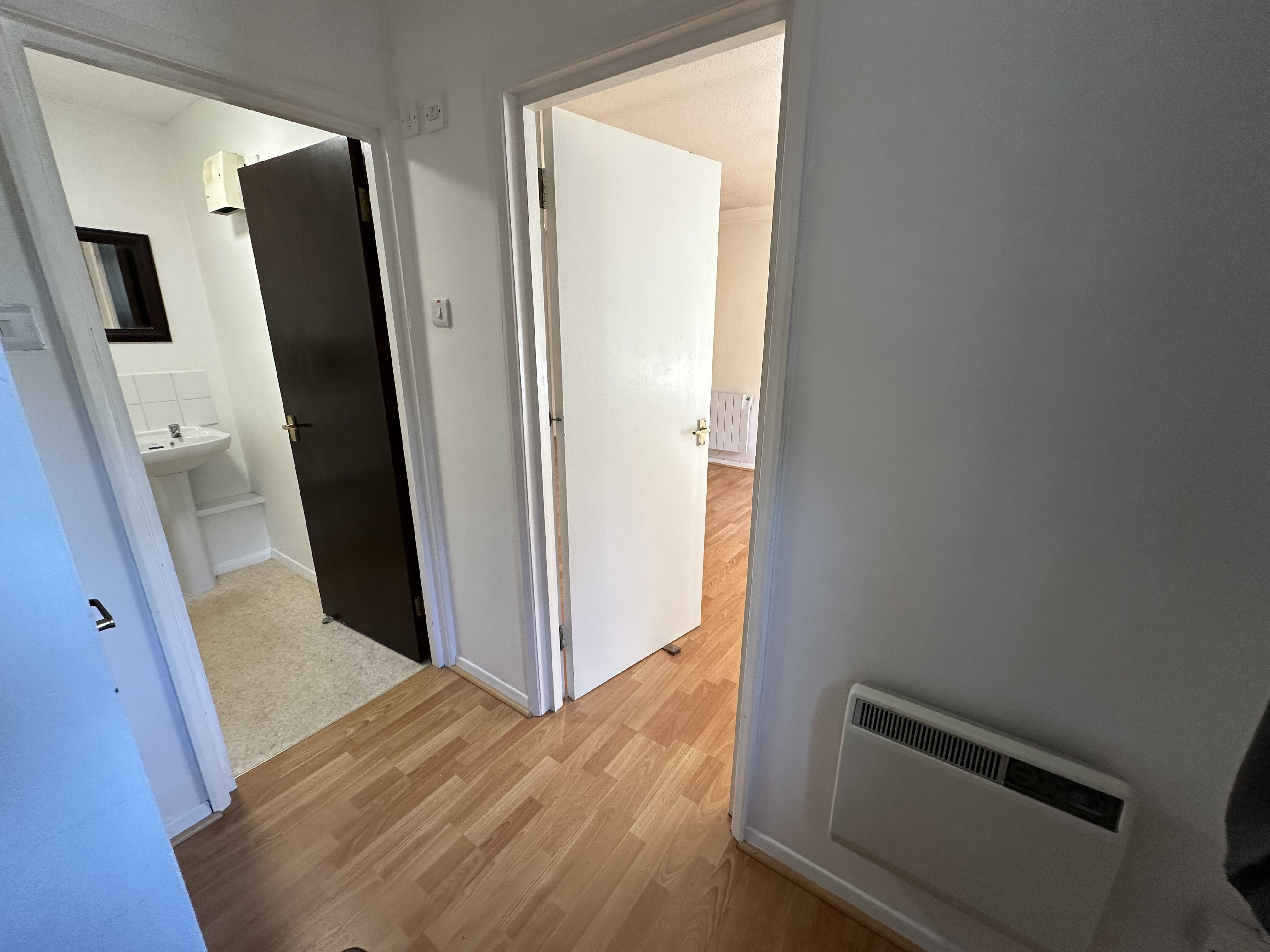 1 bed flat to rent in Manor Road, , BH1  - Property Image 5