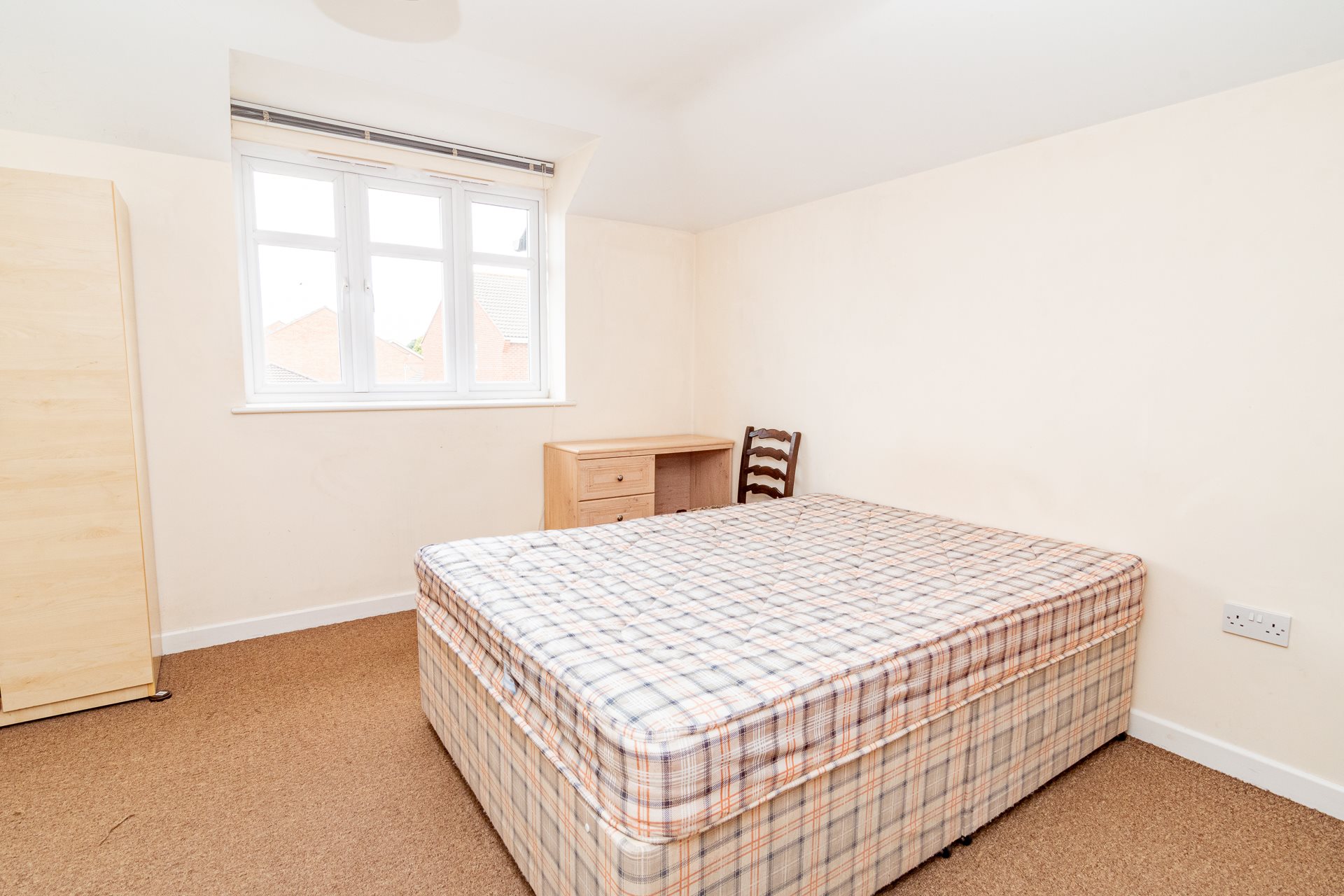 4 bed house to rent in Ensbury Avenue 4