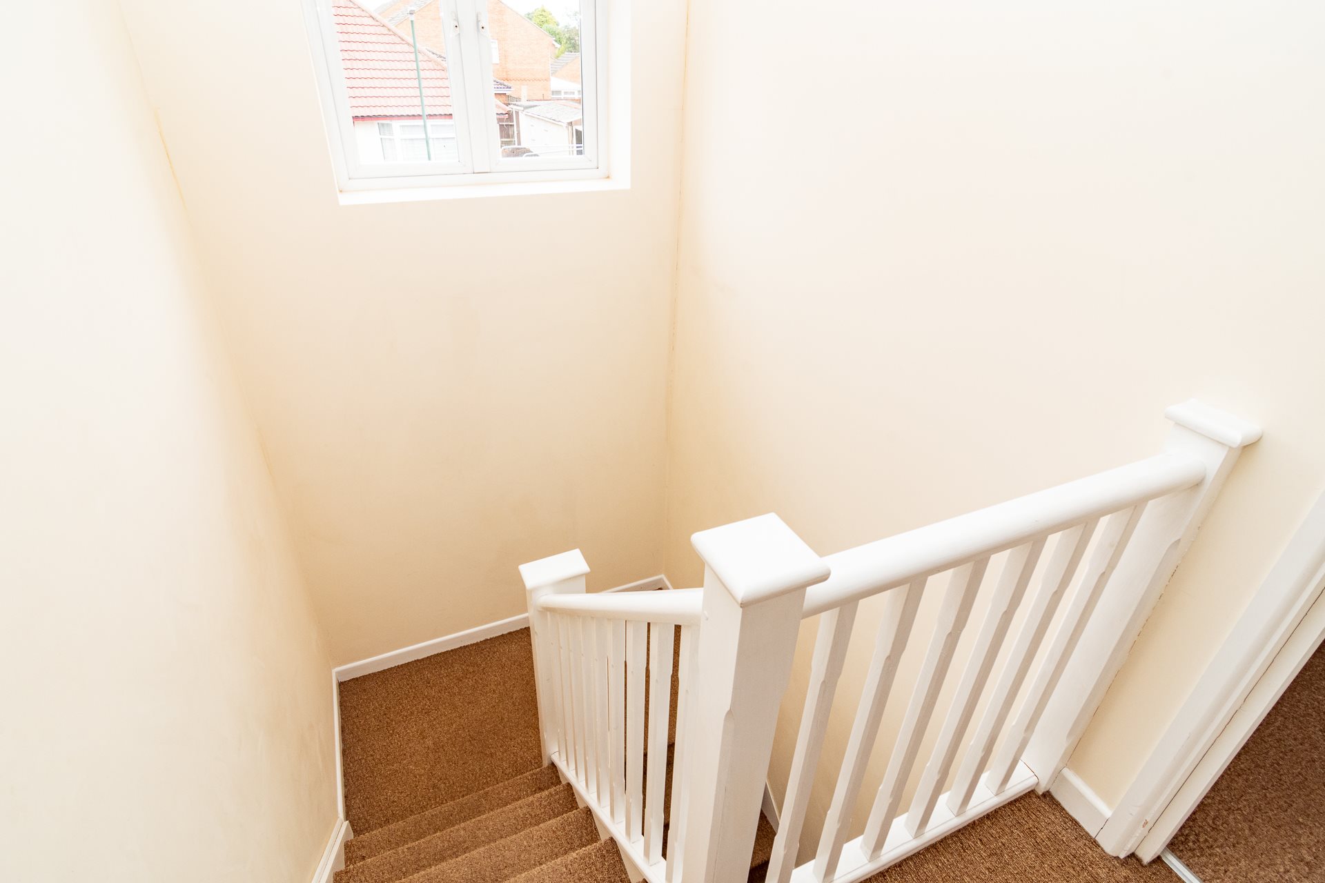 4 bed house to rent in Ensbury Avenue 8