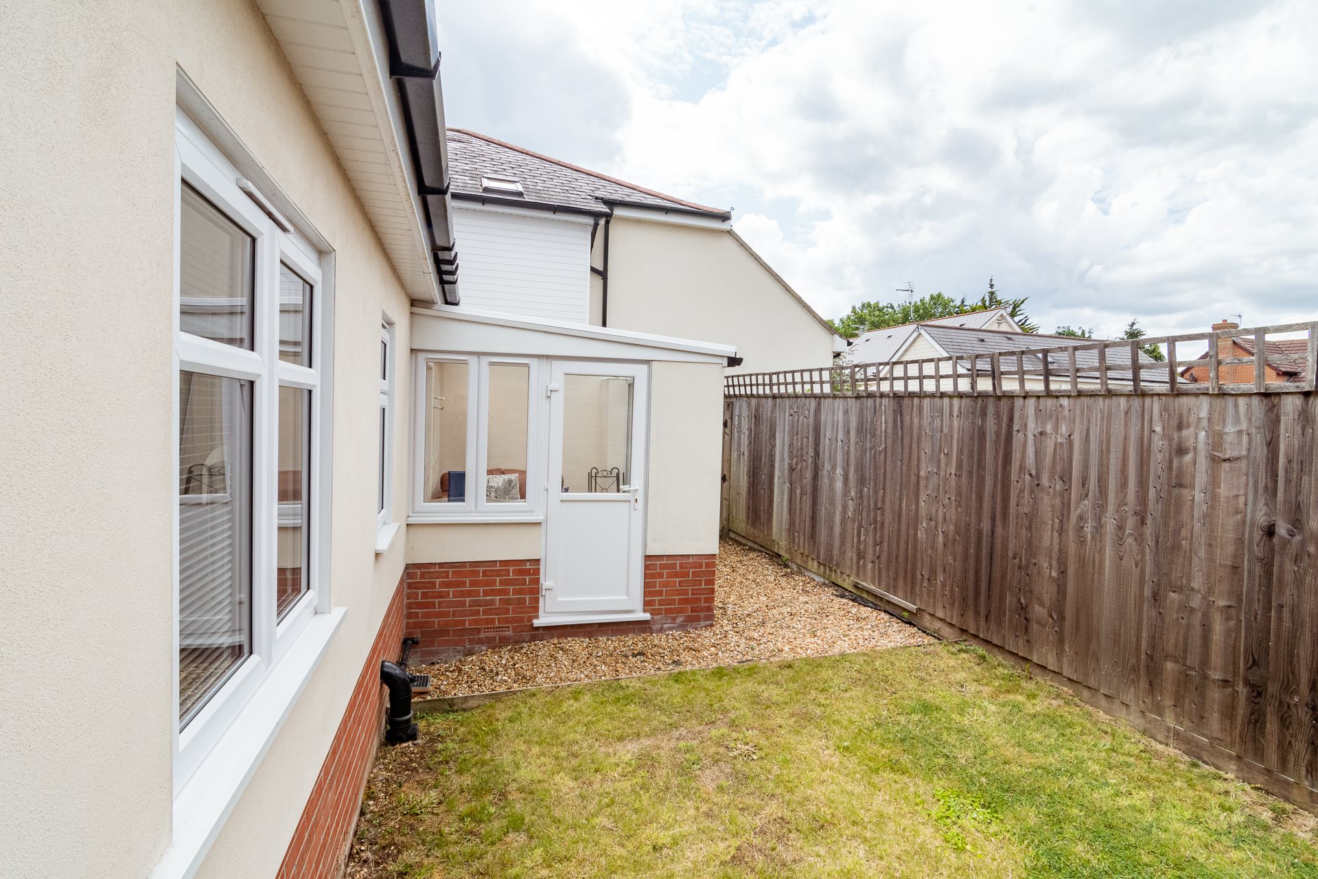 4 bed house to rent in Ensbury Avenue 14