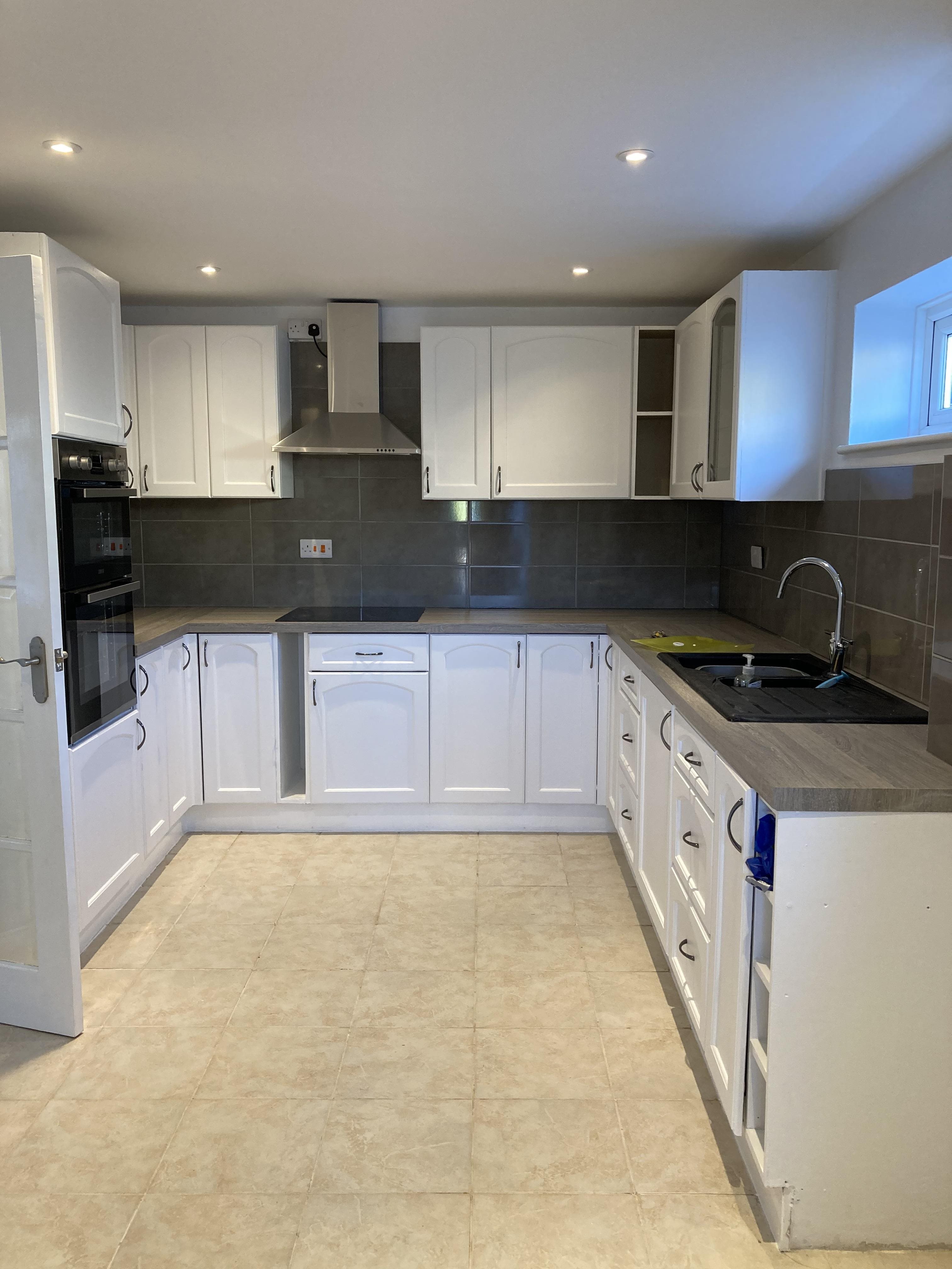 2 bed cottage to rent in Gloucester Road, Bournemouth 1