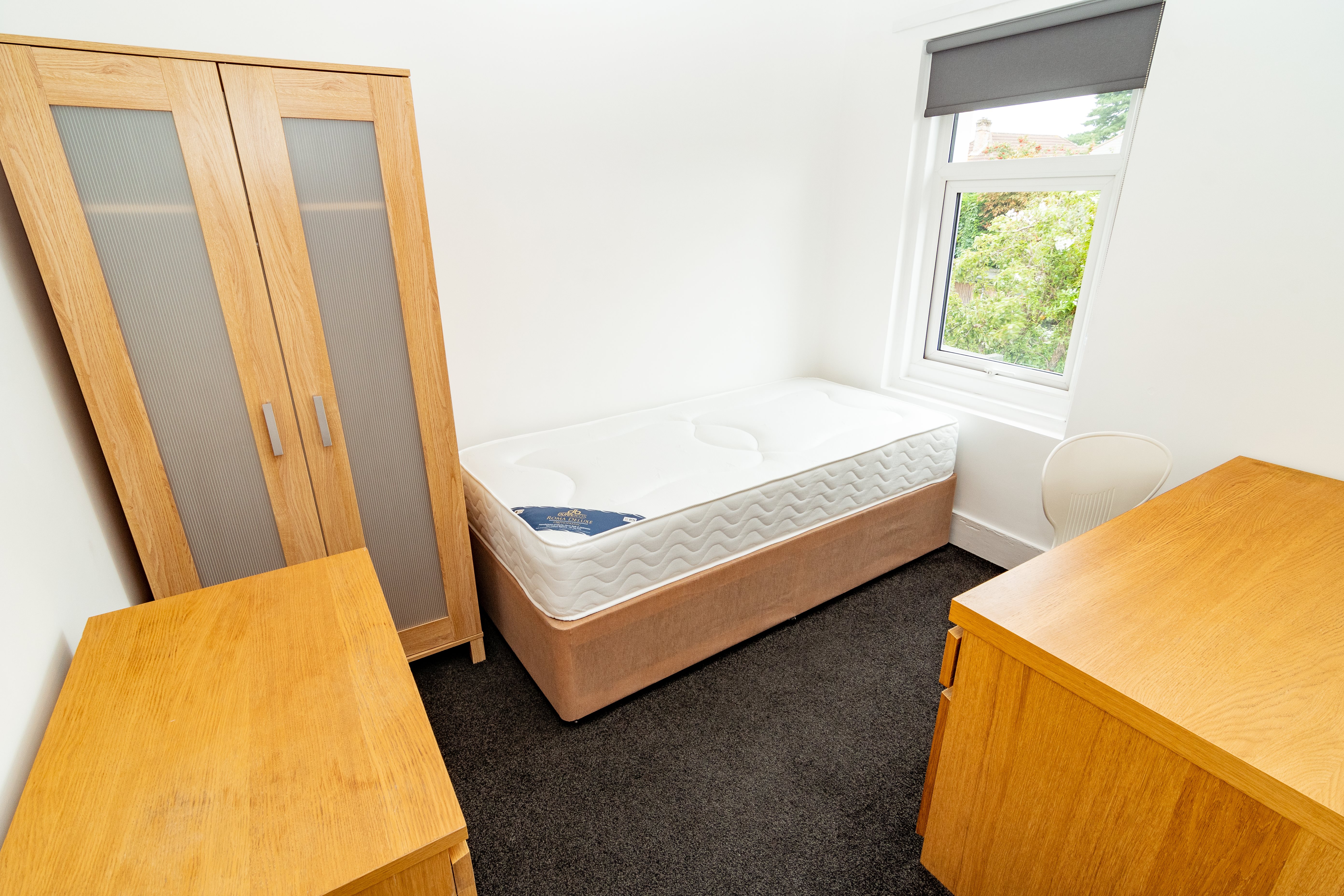 6 bed semi-detached house to rent in Queensland Road, Bournemouth  - Property Image 8