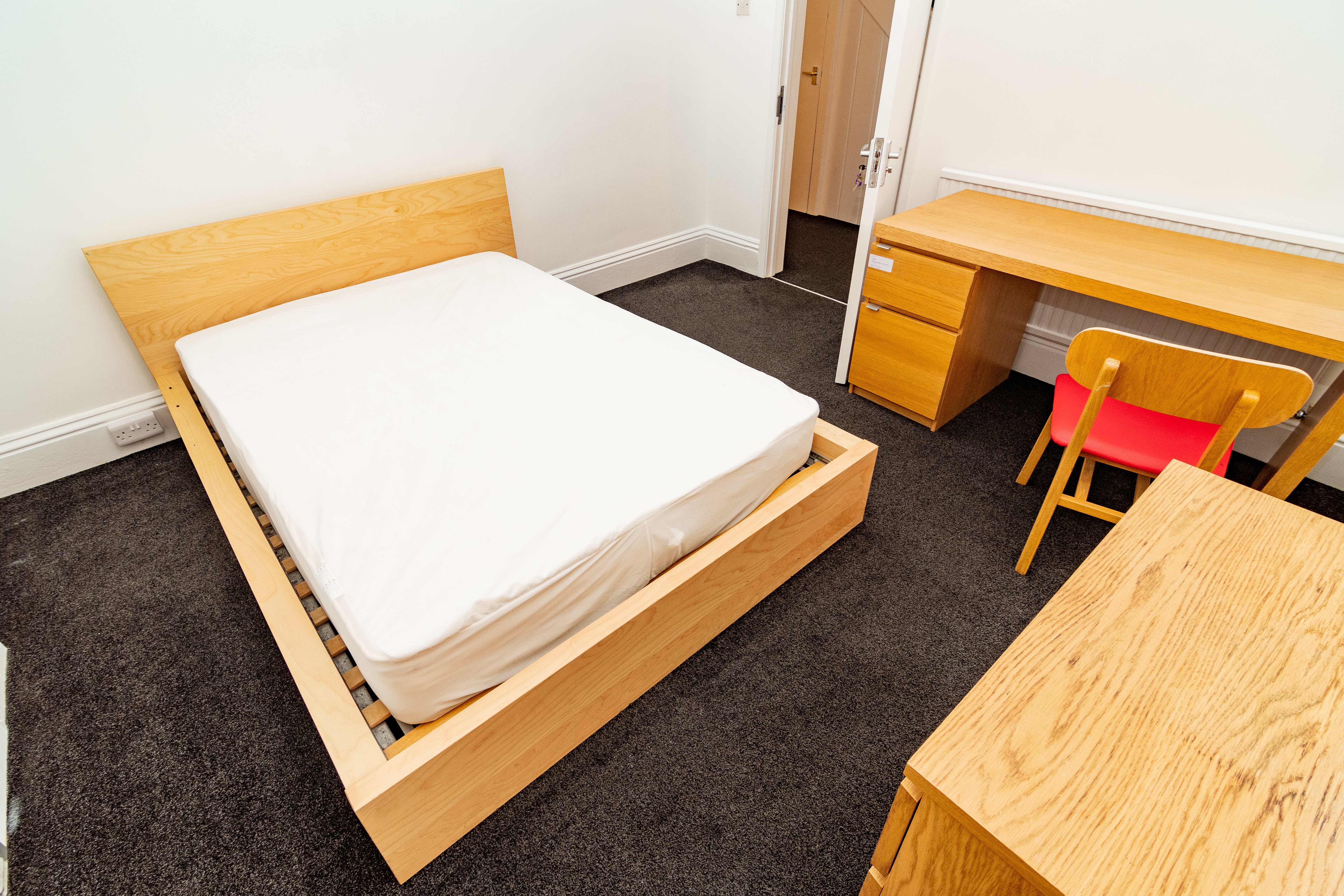 6 bed semi-detached house to rent in Queensland Road, Bournemouth 22