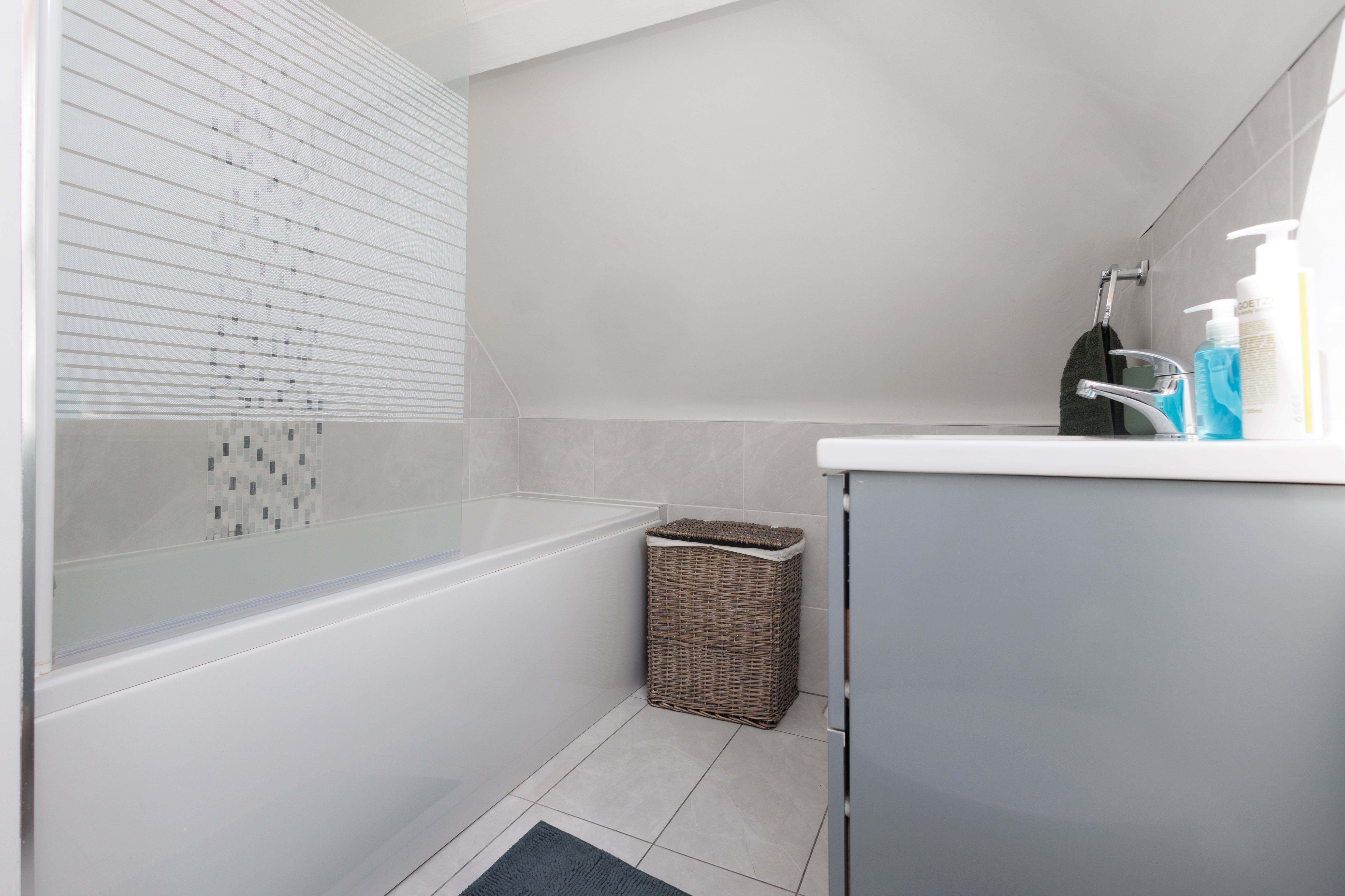 2 bed flat to rent in Beechey Road, Bournemouth 9