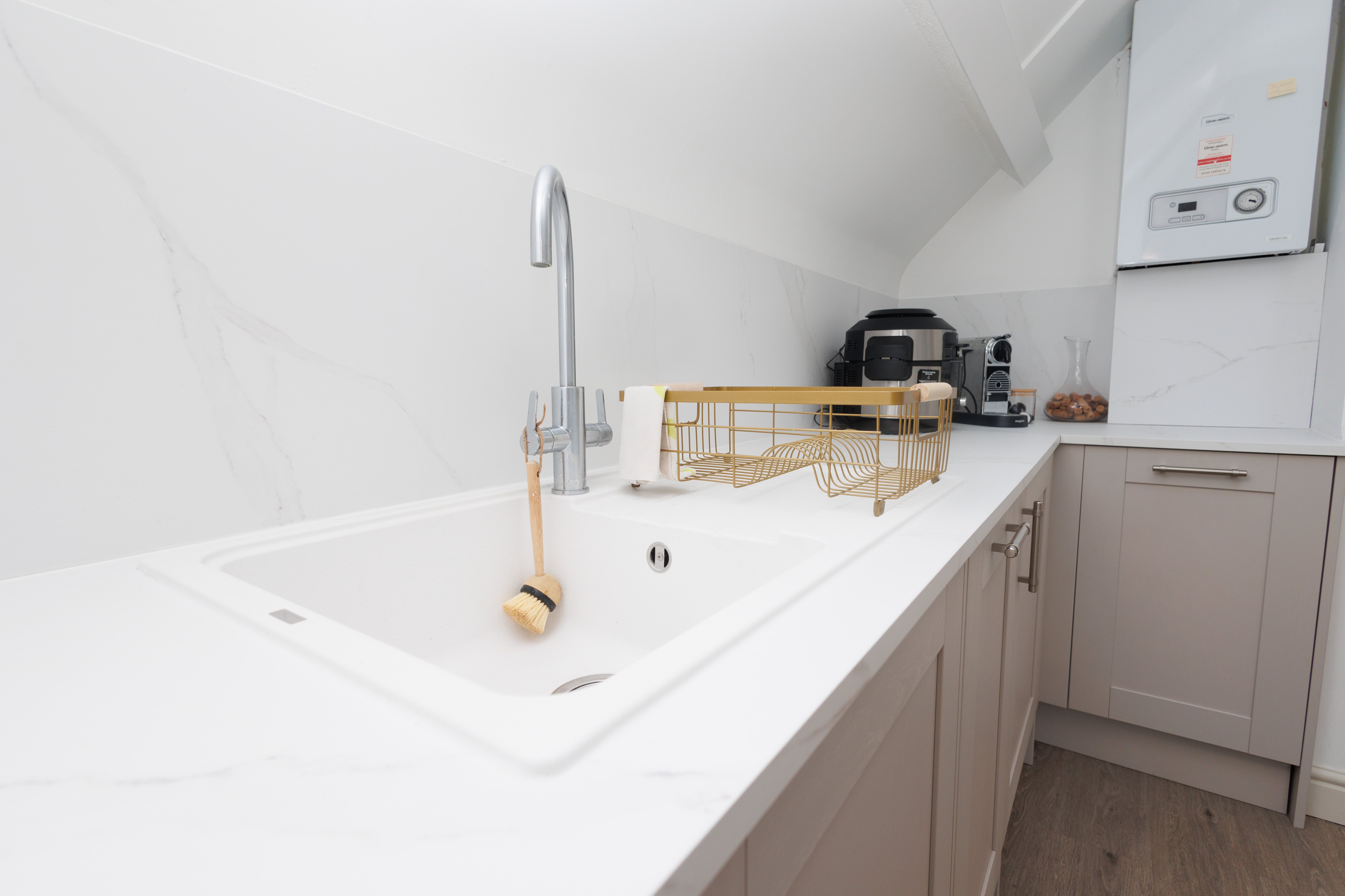 2 bed flat to rent in Beechey Road, Bournemouth 11