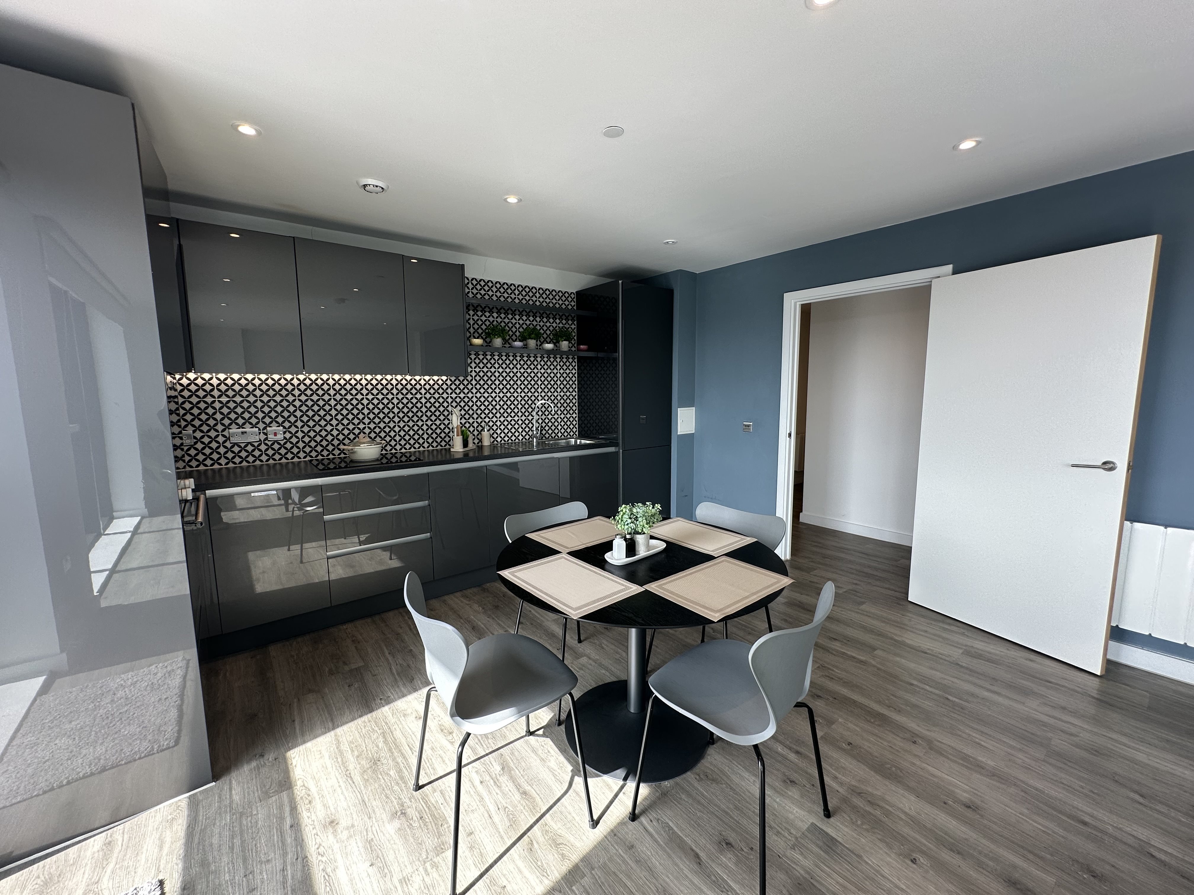 3 bed flat to rent in Holdenhurst Road, Bournemouth, BH8  - Property Image 4