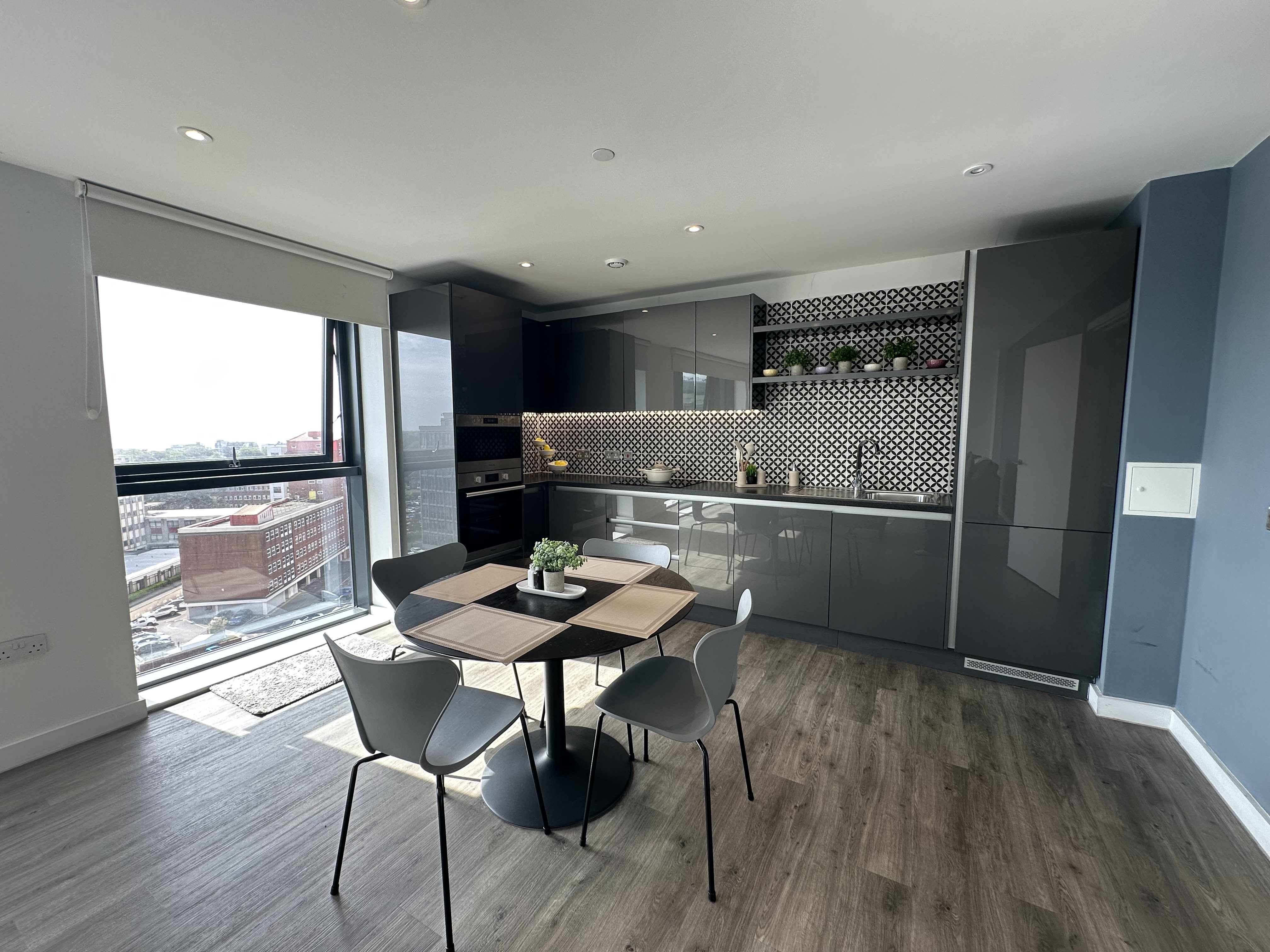 3 bed flat to rent in Holdenhurst Road, Bournemouth, BH8  - Property Image 3