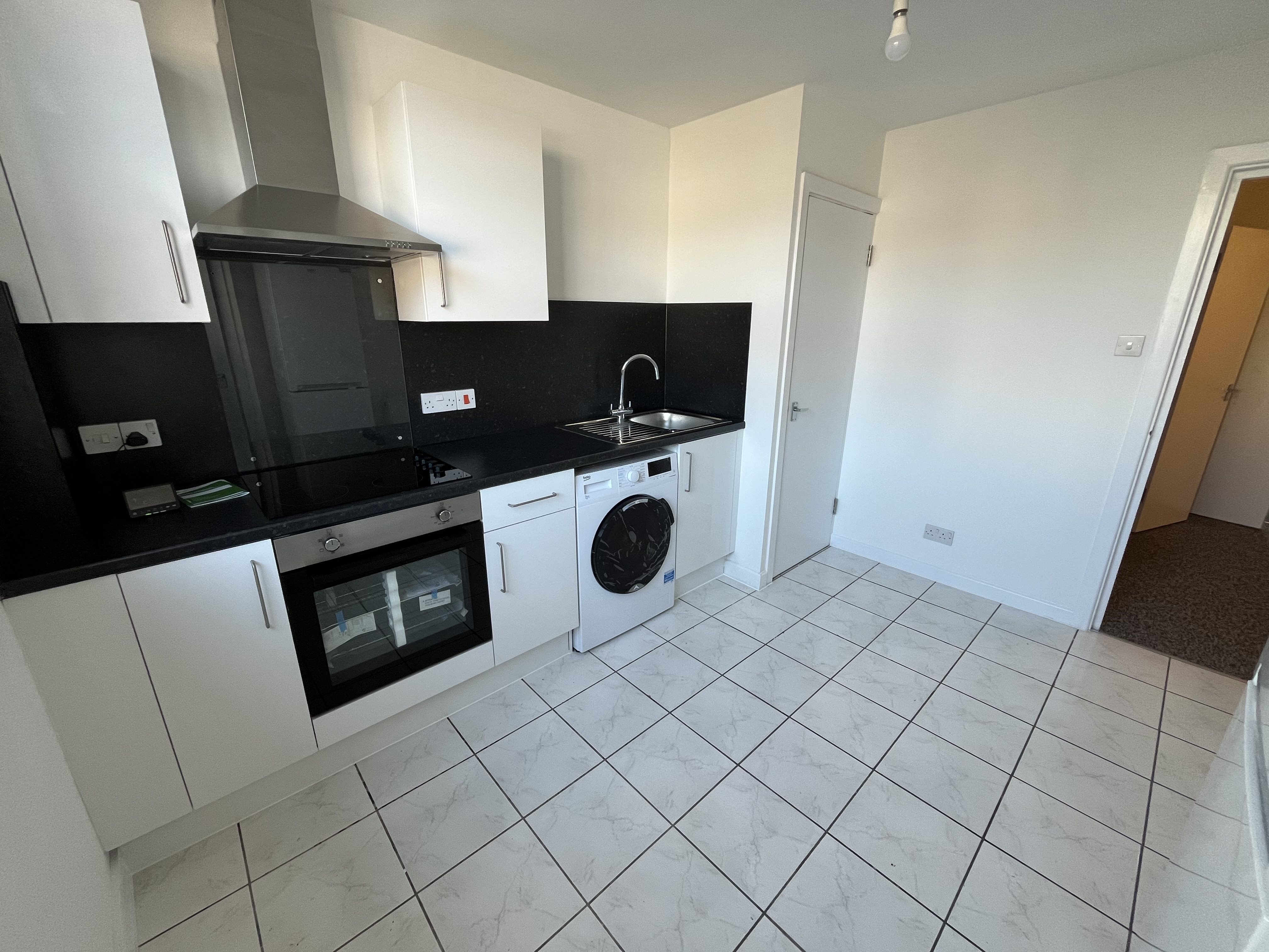3 bed flat to rent in St Peters Road, Bournemouth  - Property Image 4