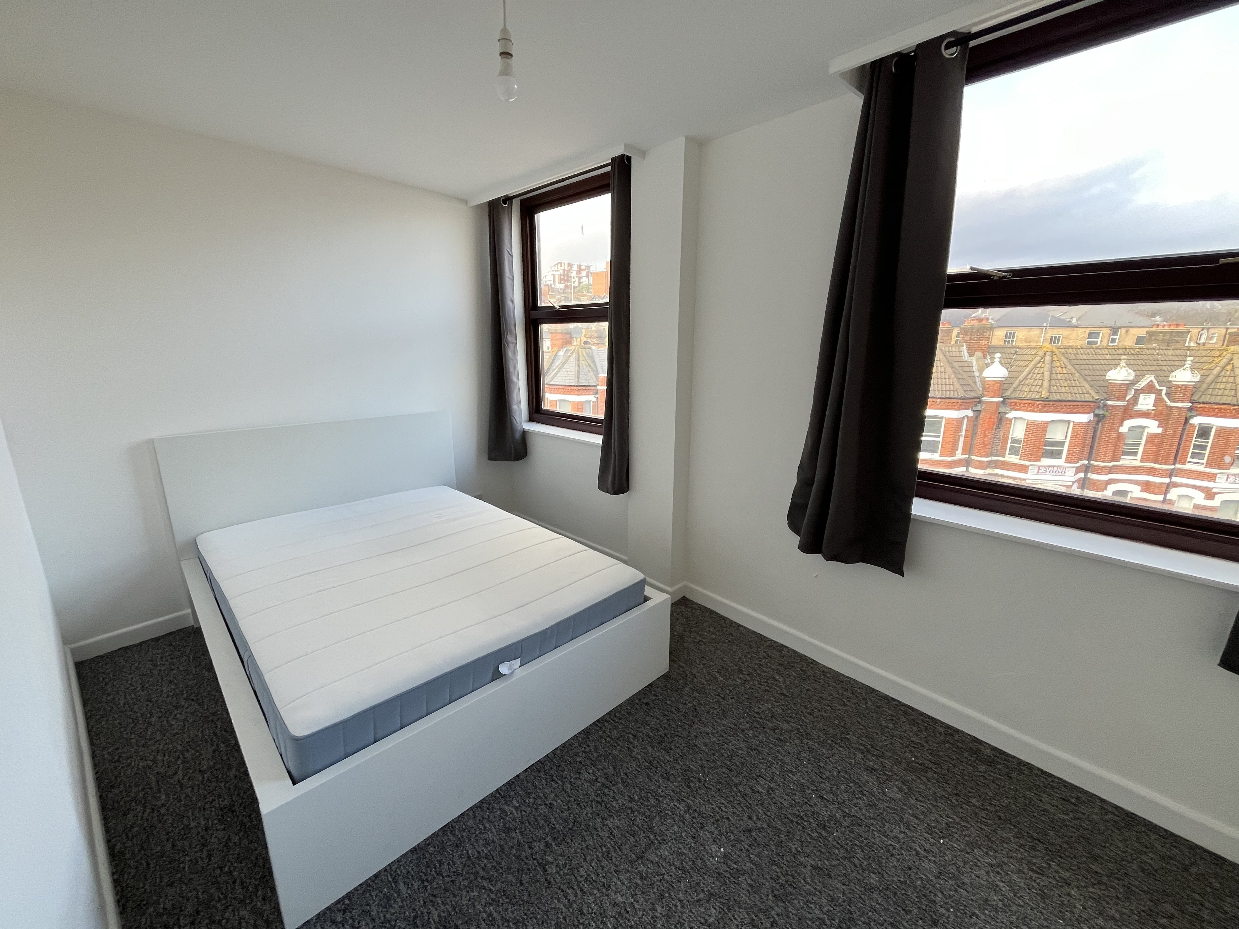 3 bed flat to rent in St Peters Road, Bournemouth  - Property Image 4