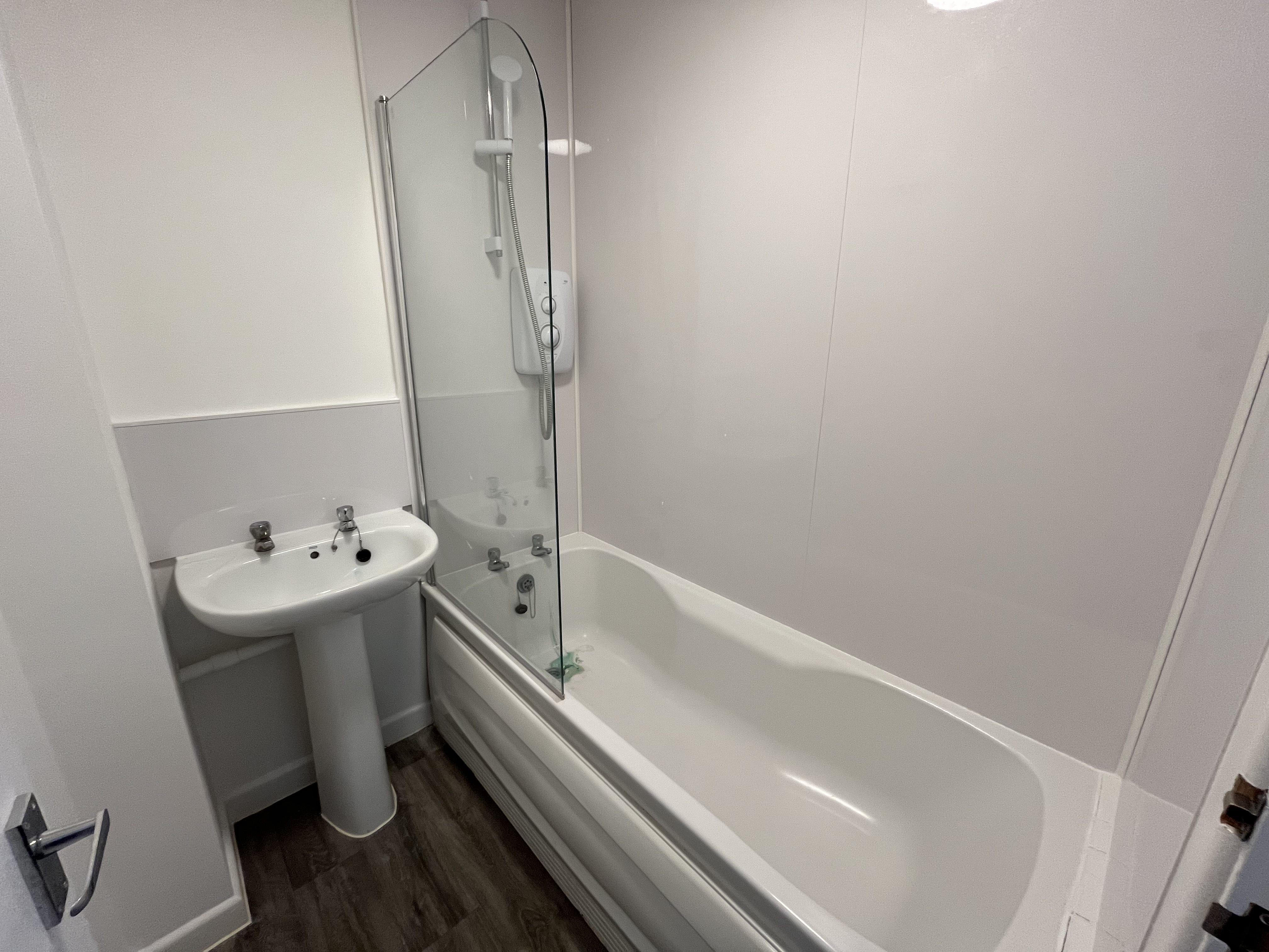 3 bed flat to rent in St Peters Road, Bournemouth  - Property Image 8