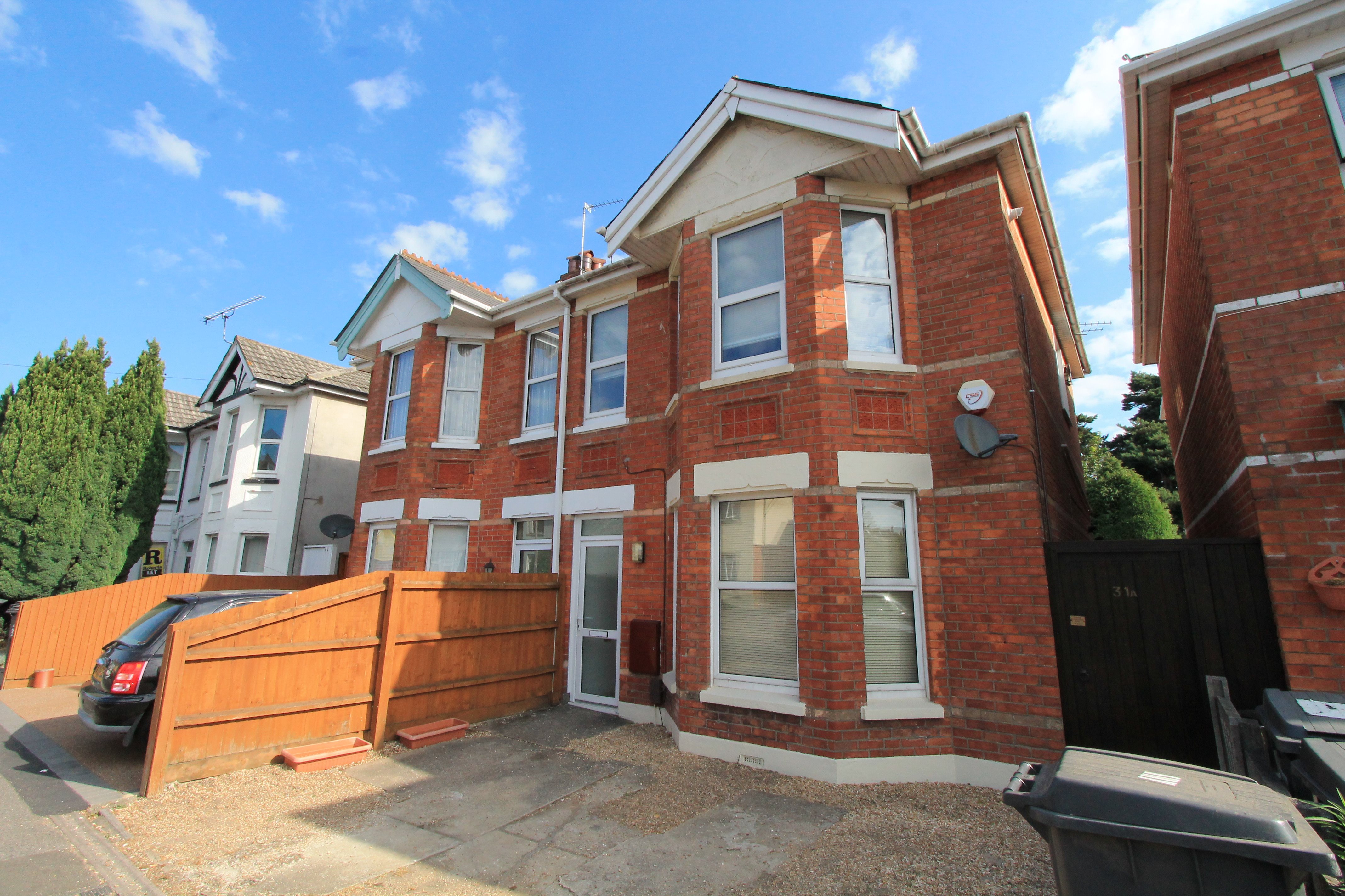 2 bed flat to rent in Talbot Road, , BH9 - Property Image 1