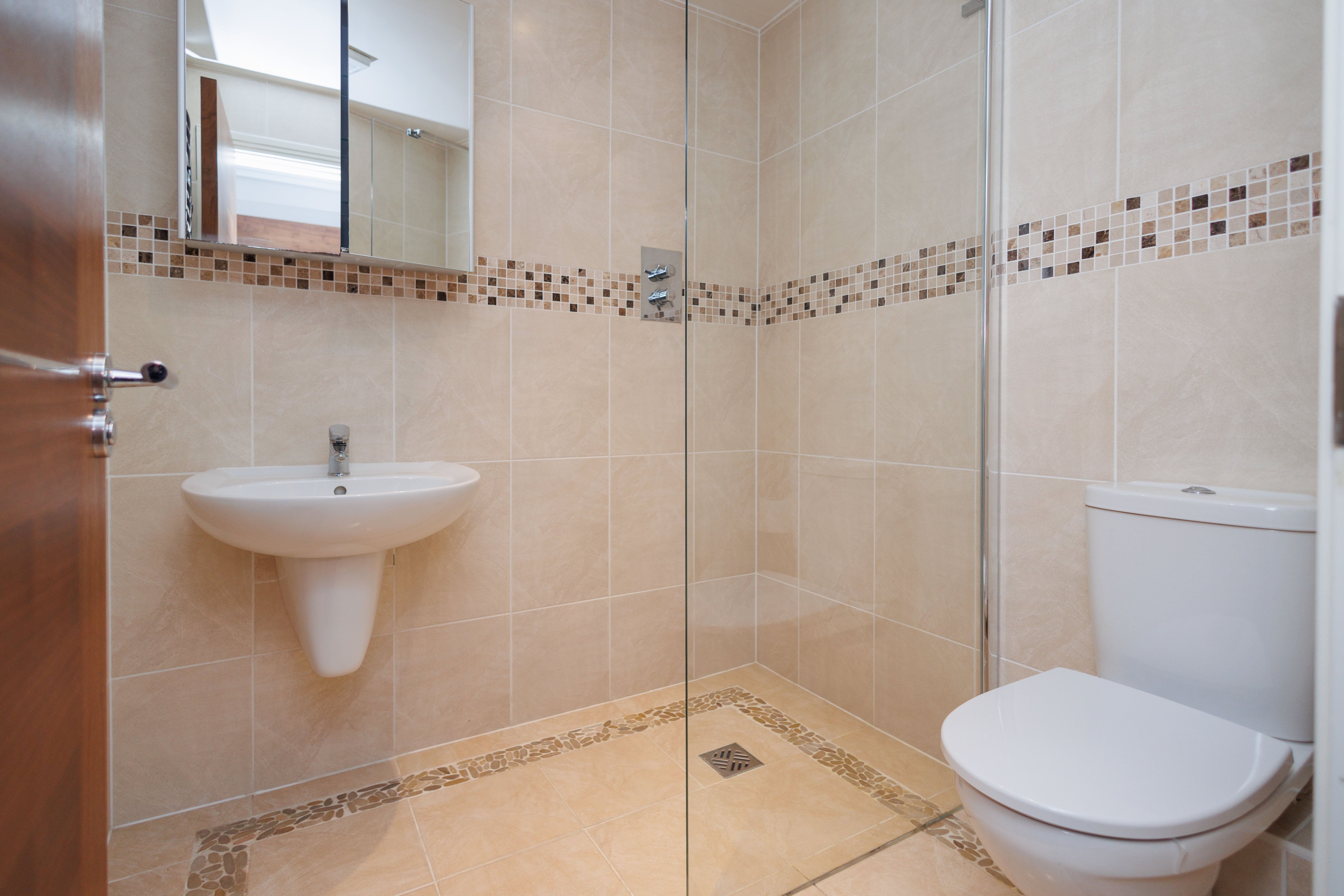 3 bed flat to rent in Studland Road, Bournemouth 9