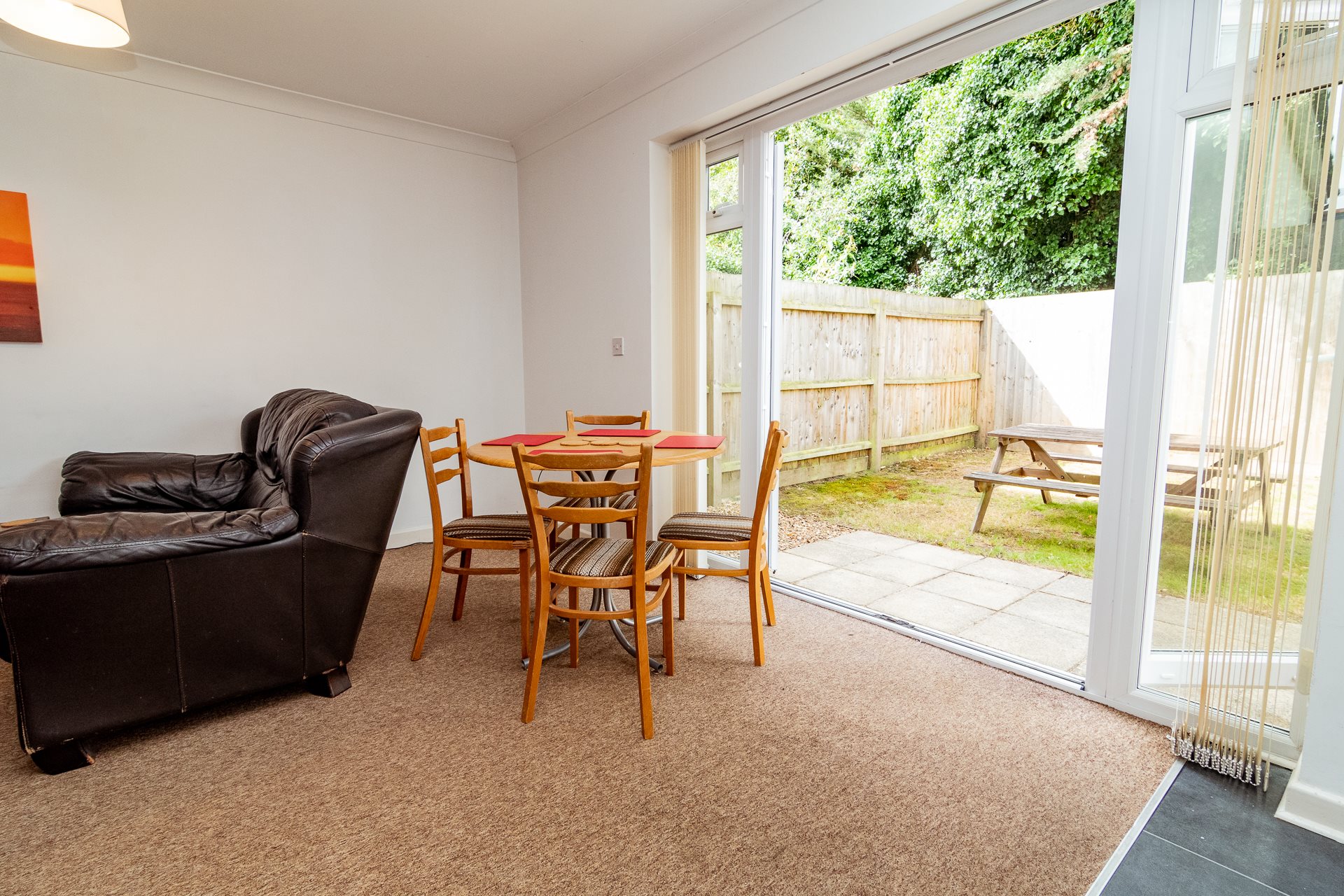 4 bed house to rent in Richards Close, Bournemouth 2