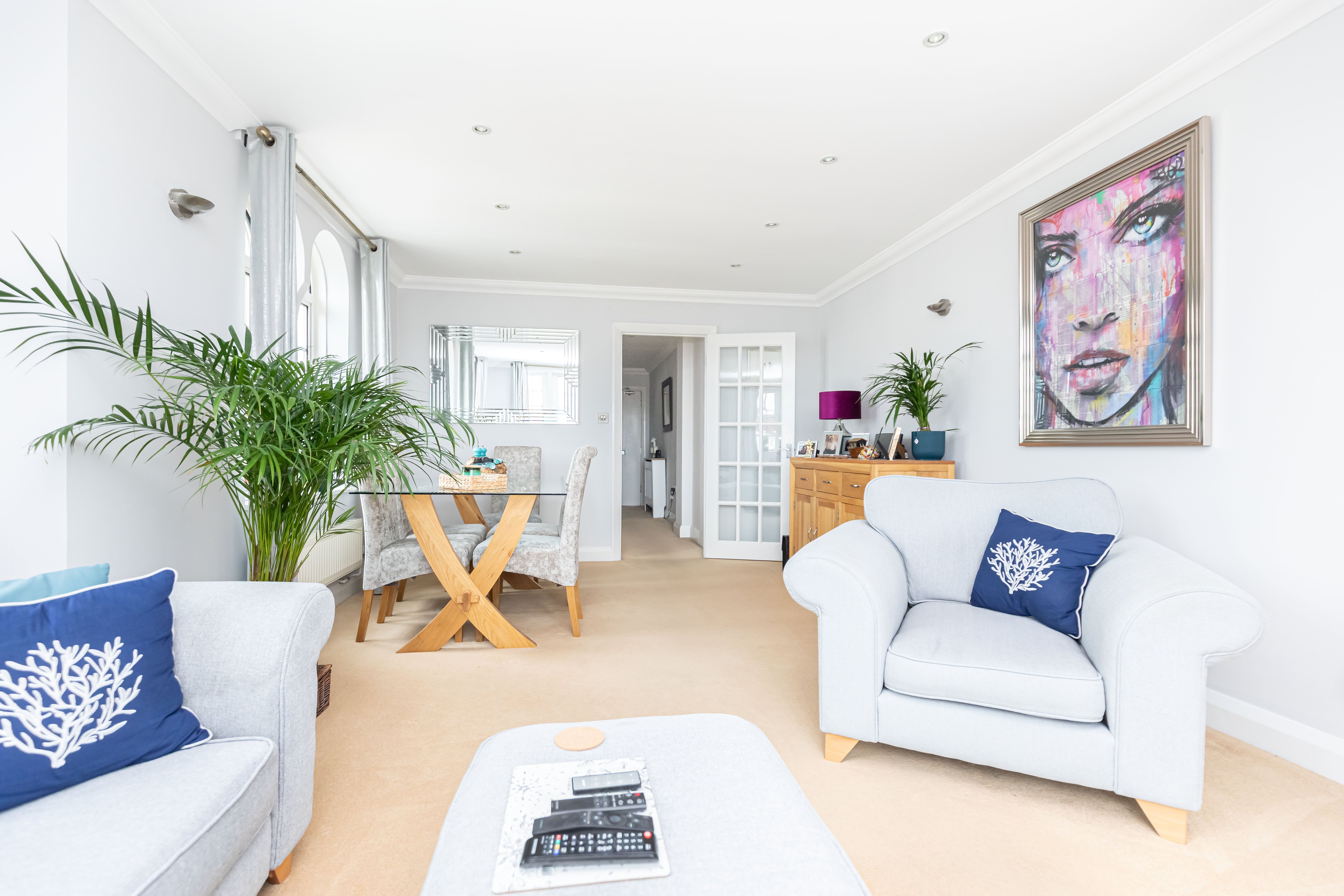 2 bed flat to rent in Sea Road, Bournemouth, BH5 3
