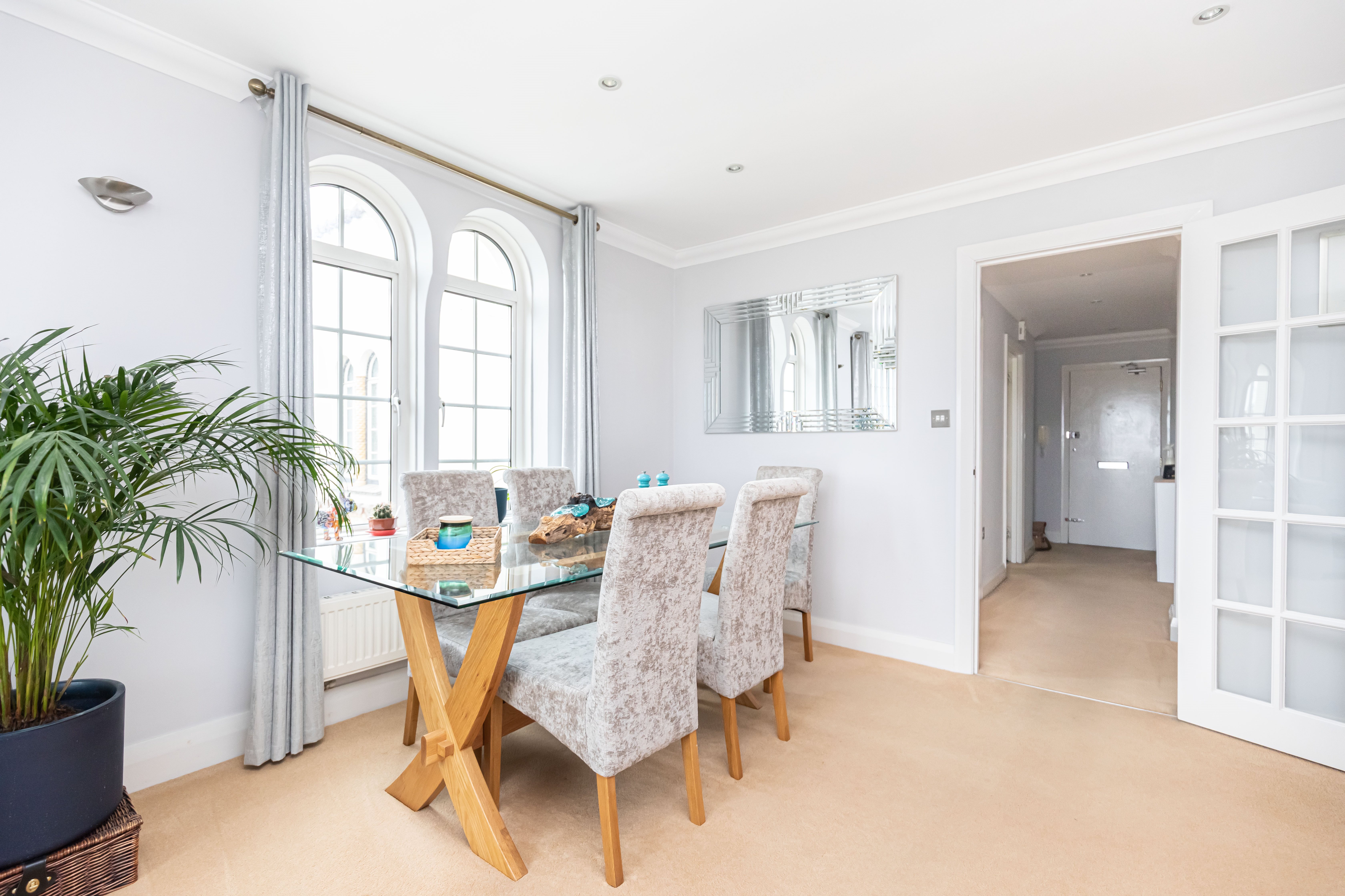 2 bed flat to rent in Sea Road, Bournemouth, BH5 4