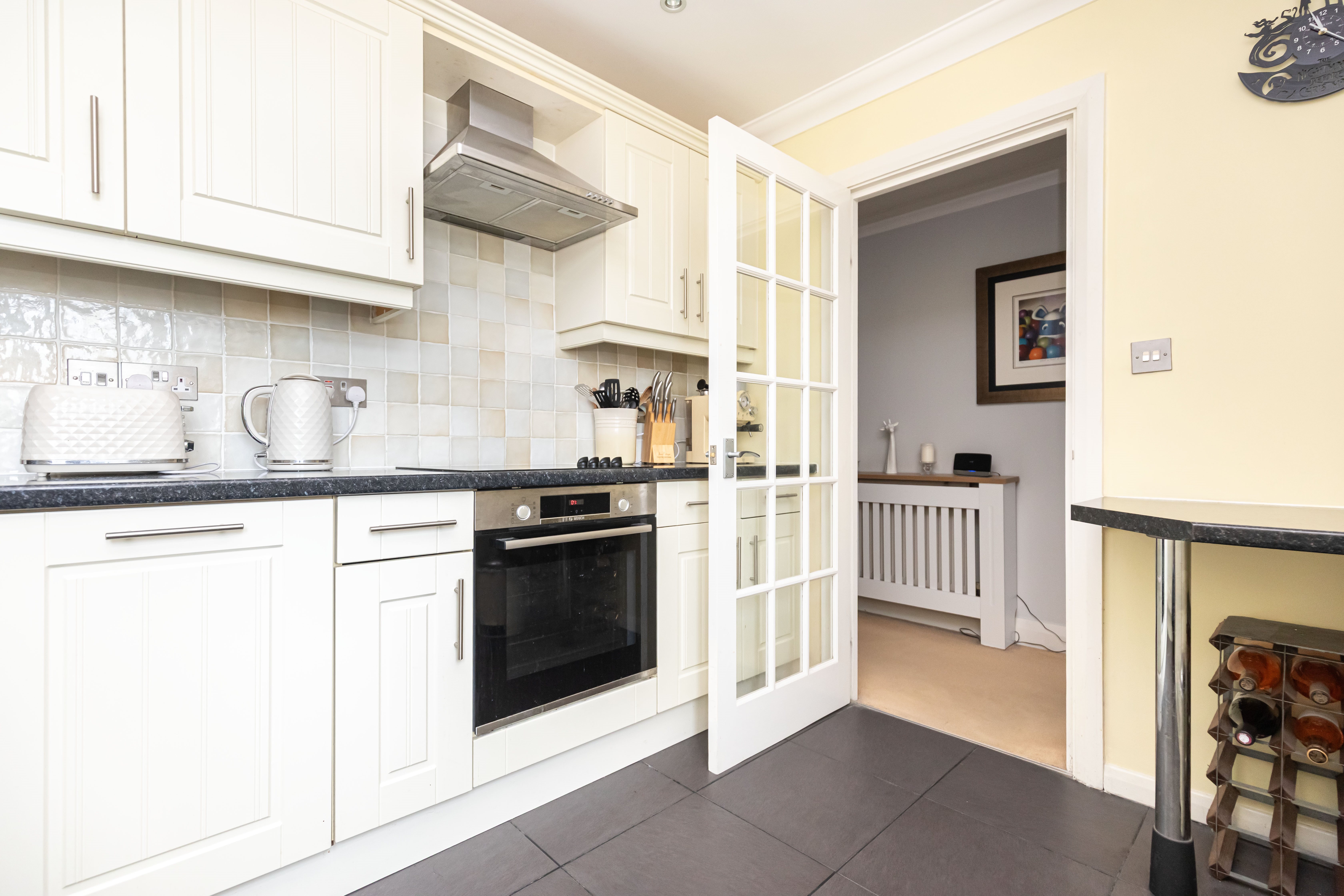 2 bed flat to rent in Sea Road, Bournemouth, BH5 6