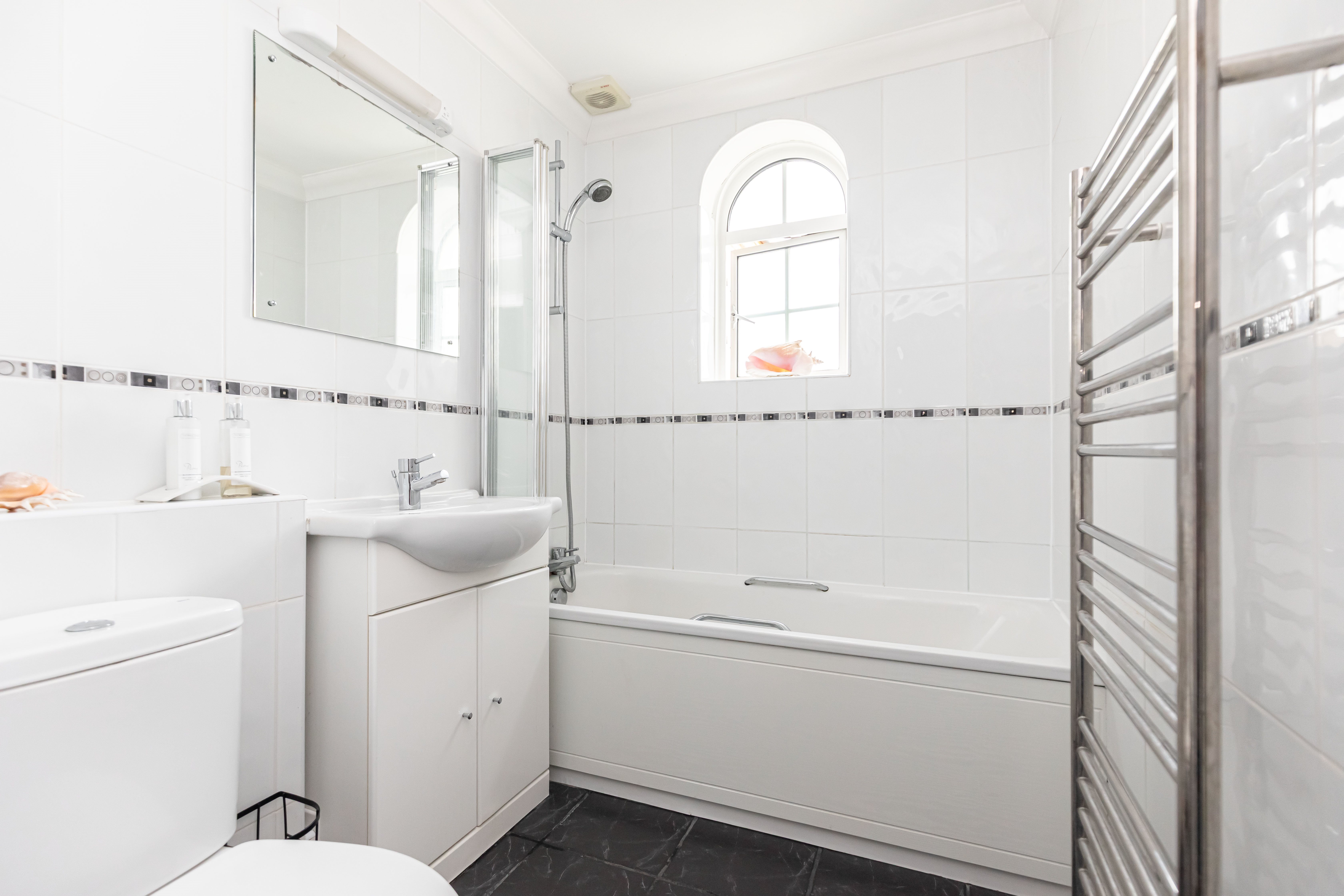 2 bed flat to rent in Sea Road, Bournemouth, BH5  - Property Image 8