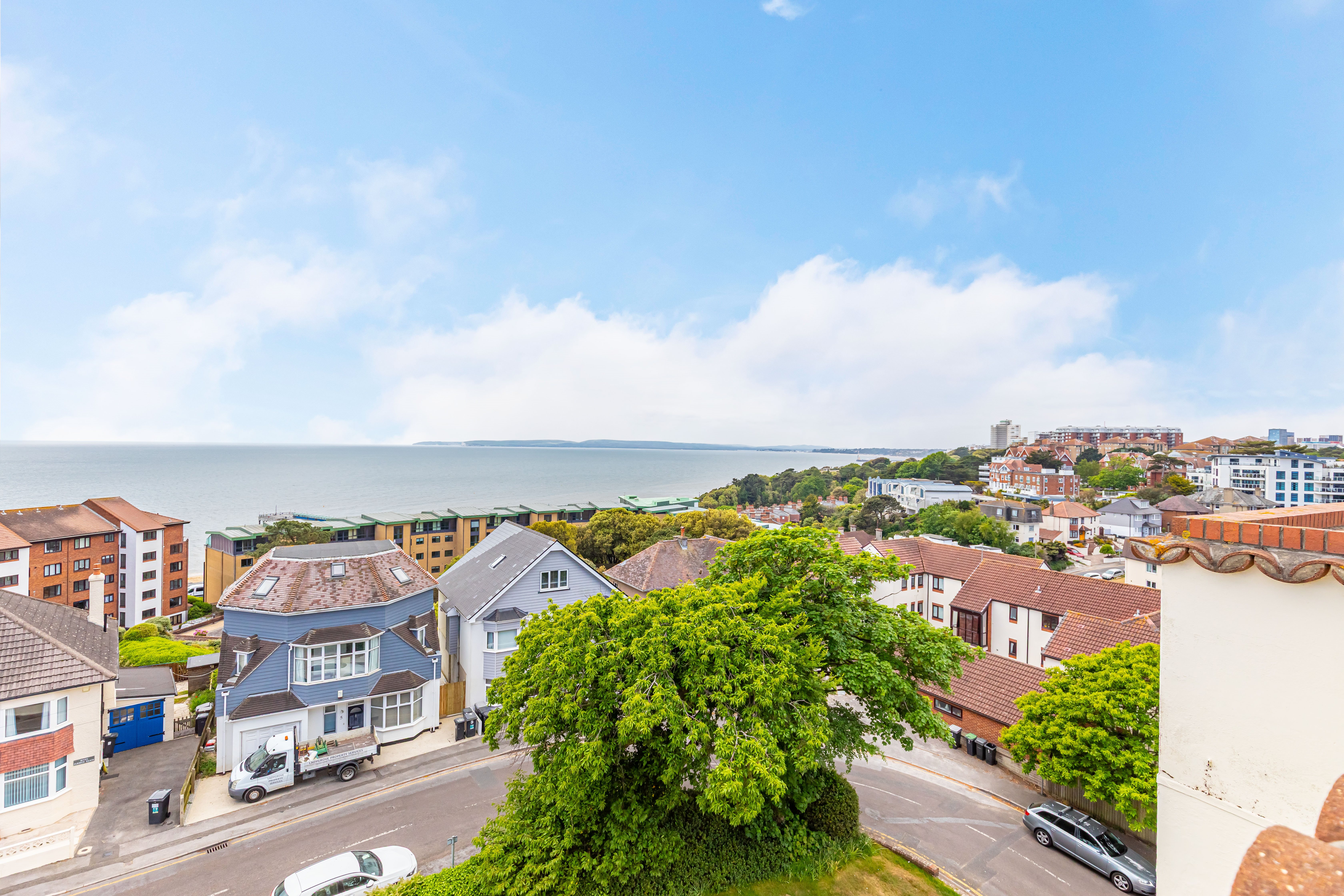 2 bed flat to rent in Sea Road, Bournemouth, BH5 13