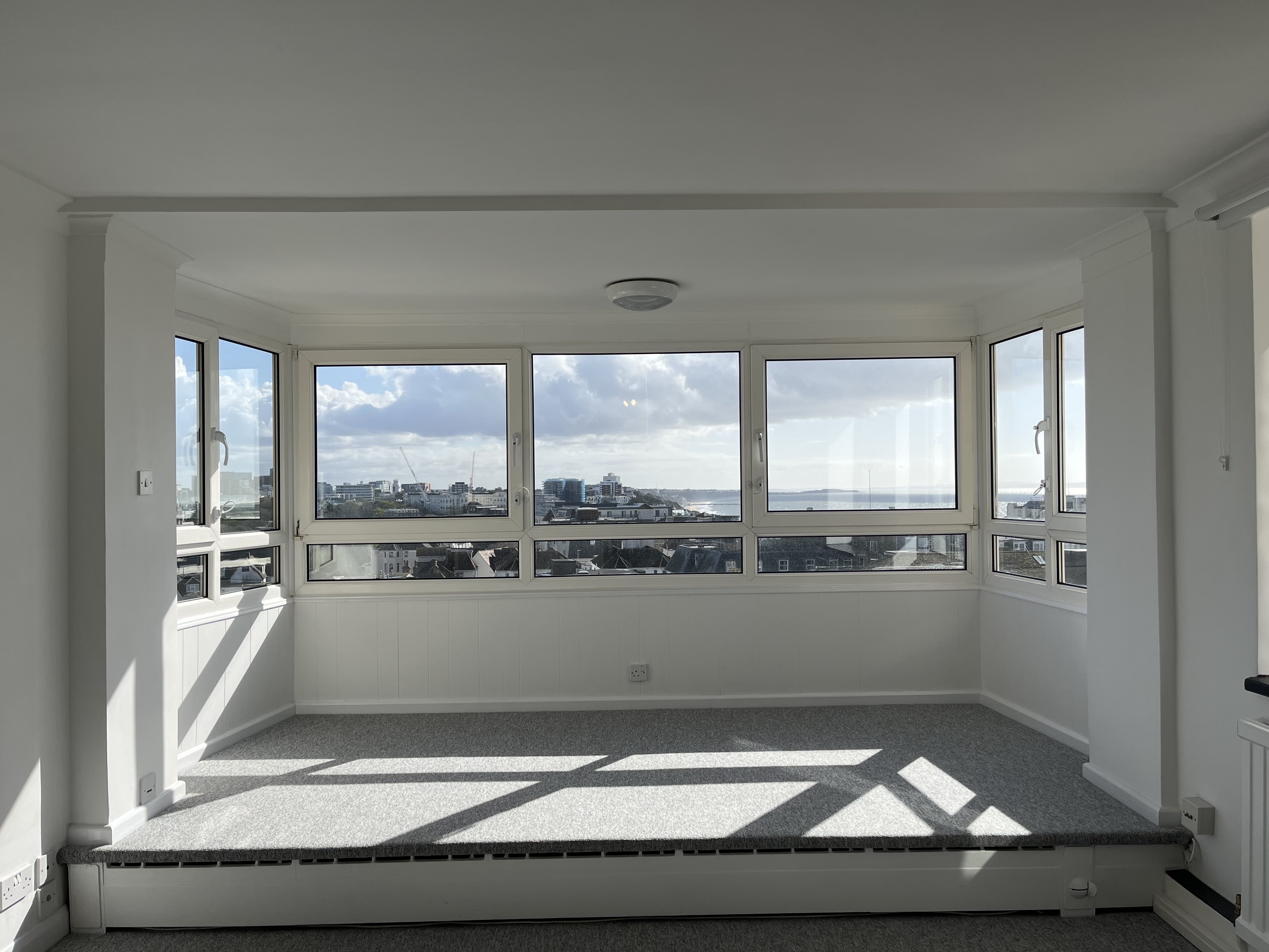2 bed flat to rent in West Cliff Road, Bournemouth, BH2 5