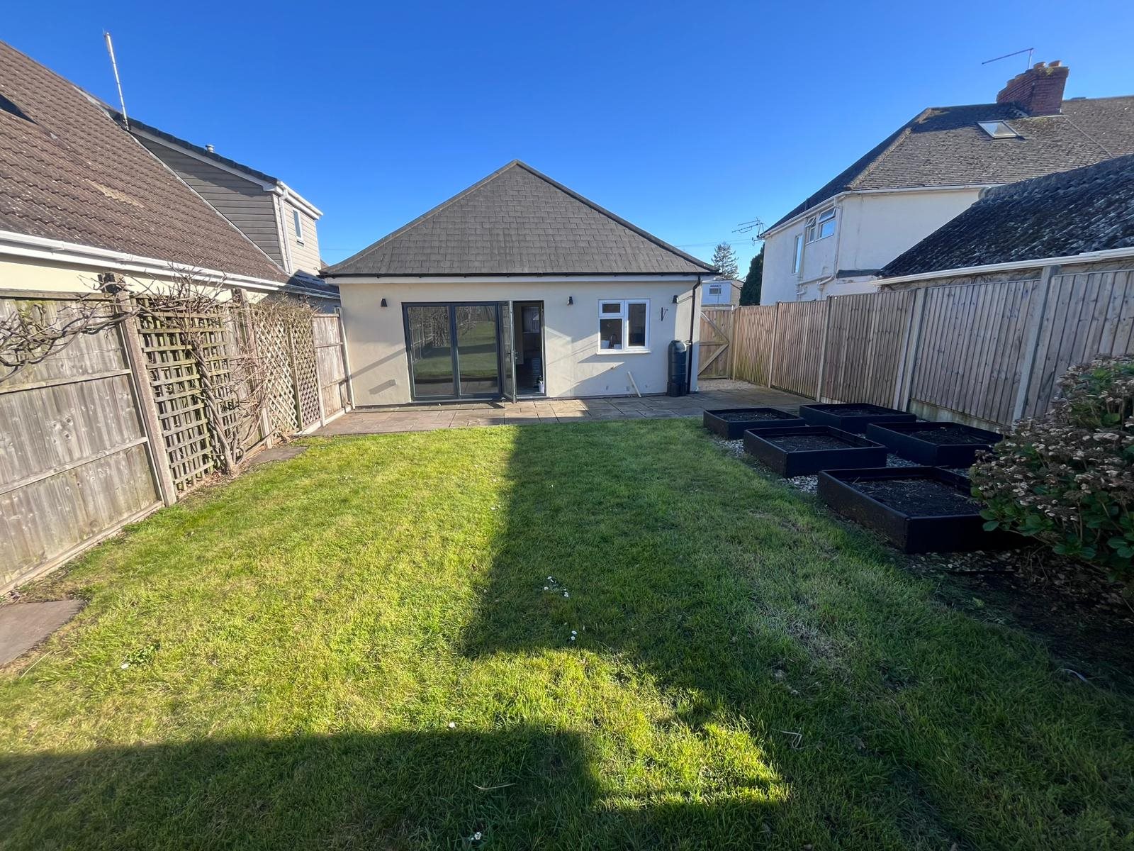 3 bed bungalow to rent in Palmer Road, Poole, BH15 2