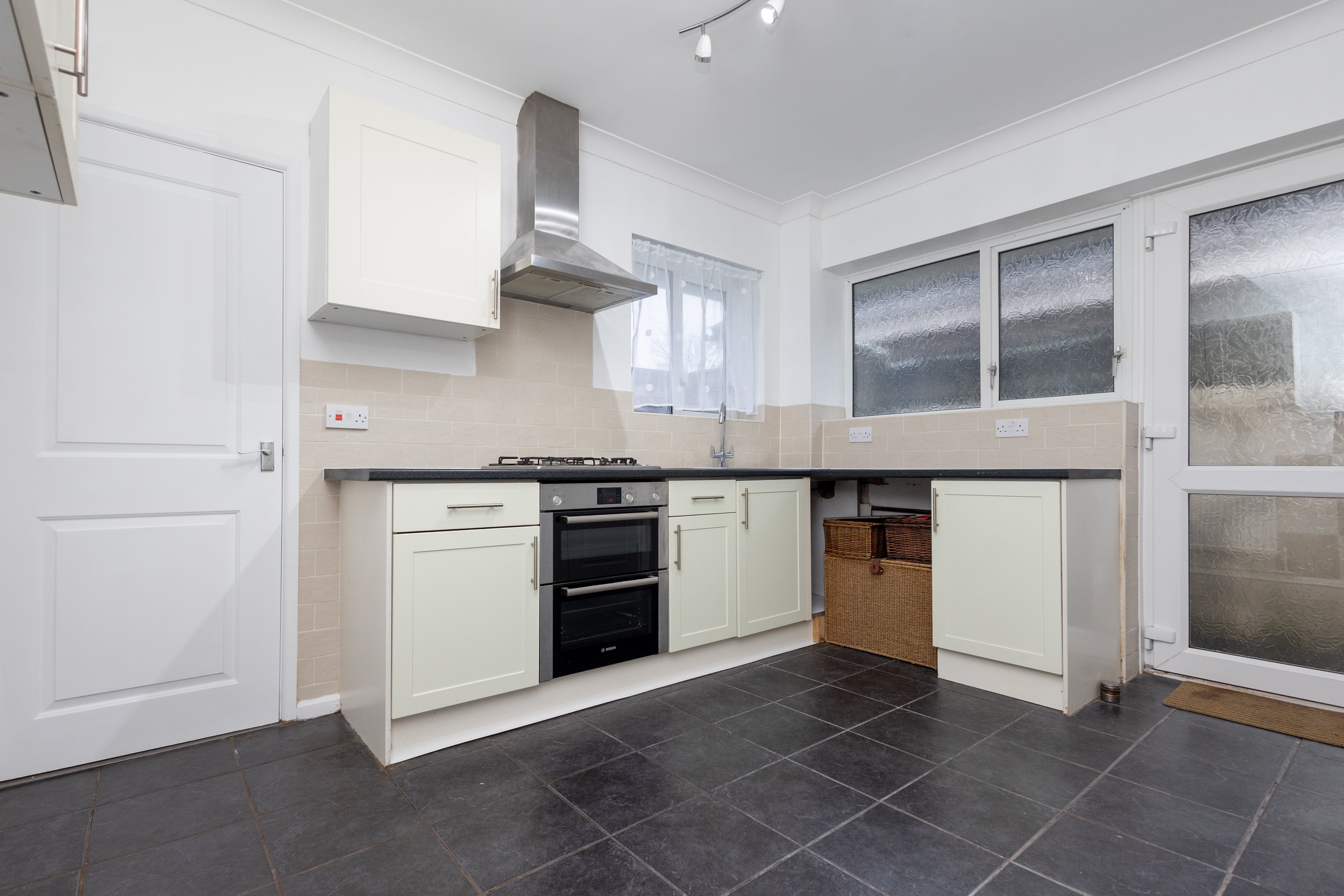 2 bed bungalow to rent in Craigmoor Avenue, Bournemouth 4