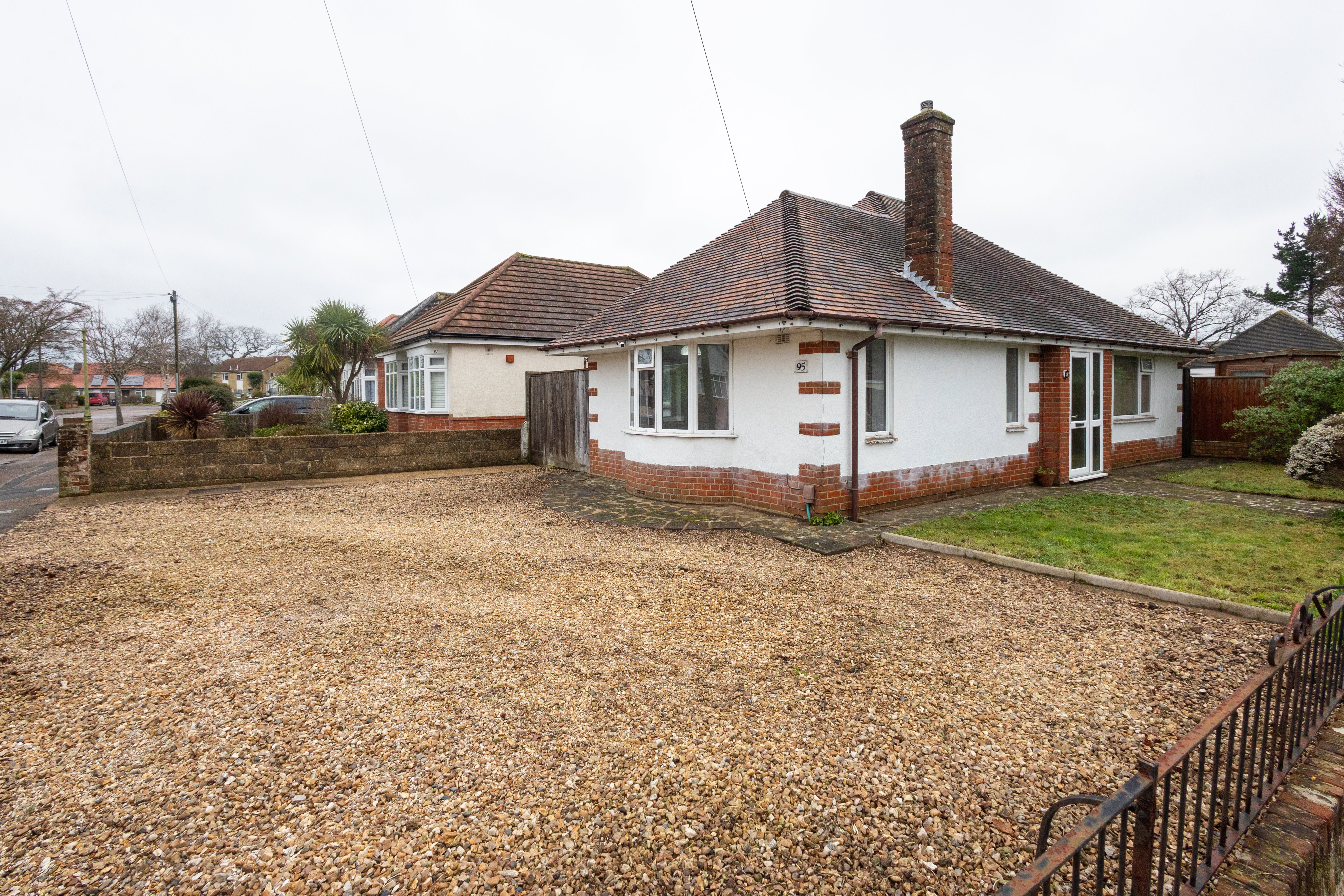 2 bed bungalow to rent in Craigmoor Avenue, Bournemouth - Property Image 1