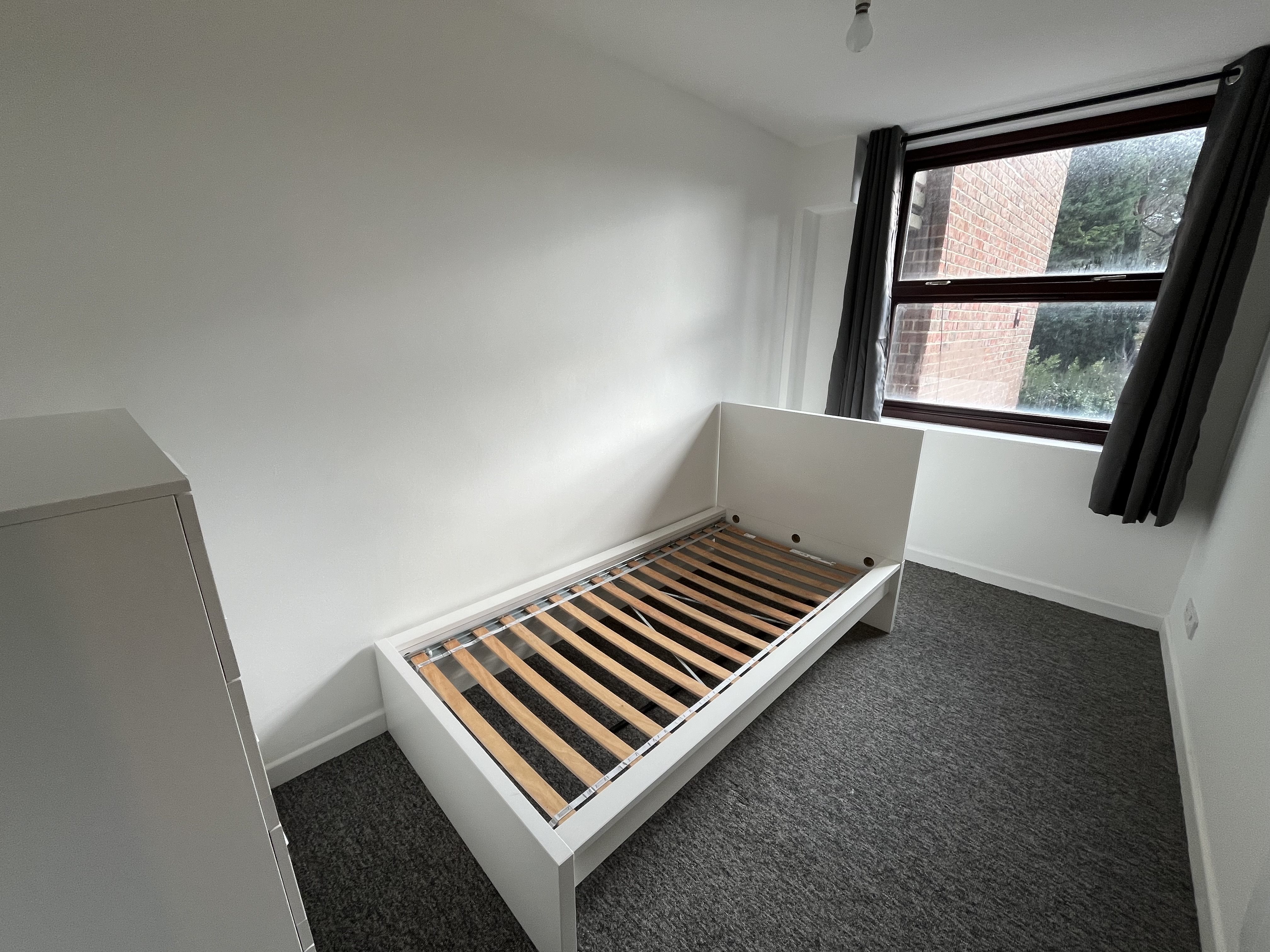 4 bed apartment to rent in St Peters Road 2