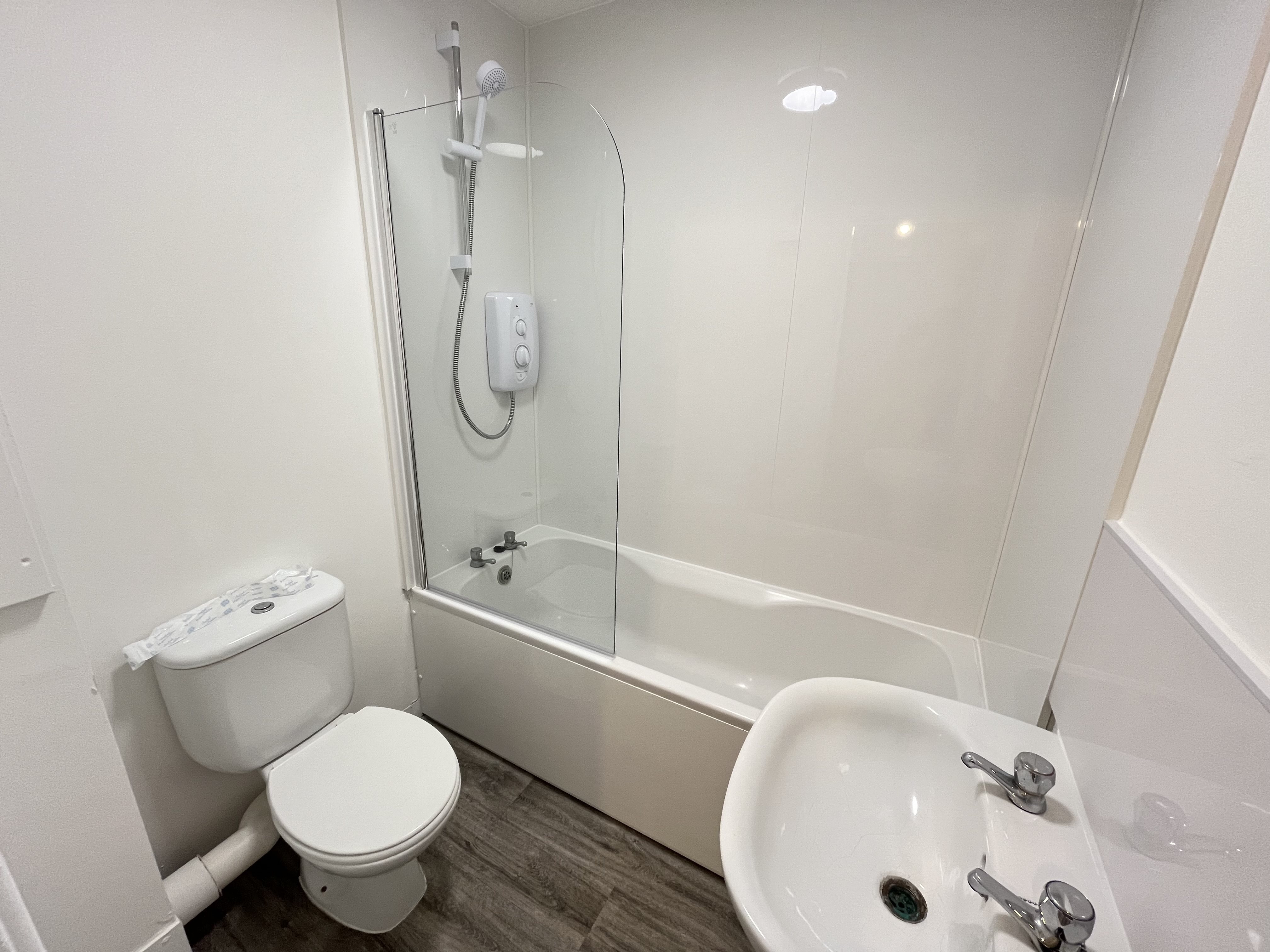 4 bed apartment to rent in St Peters Road  - Property Image 10