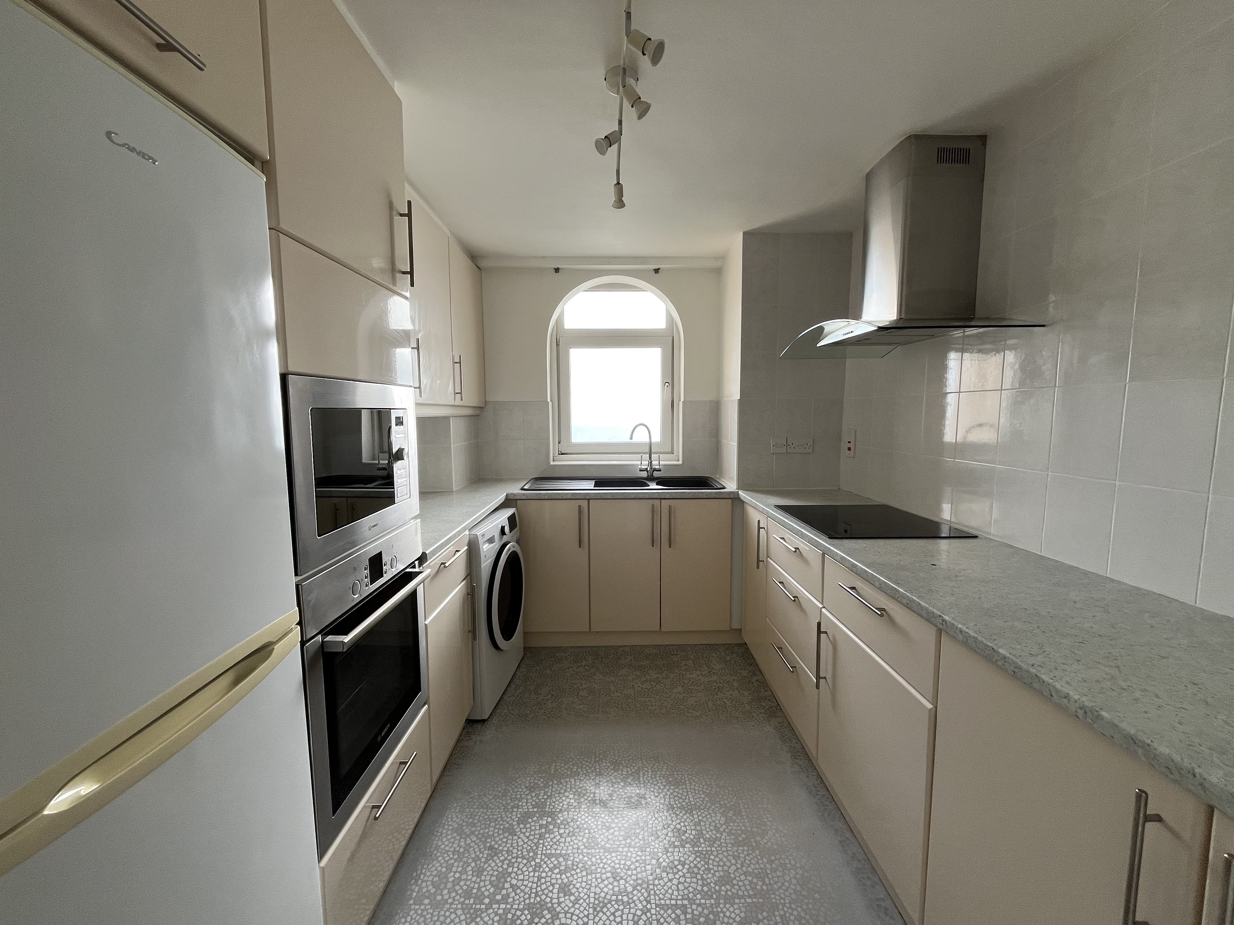 1 bed flat to rent in The Albany, Manor Road, BH1 1