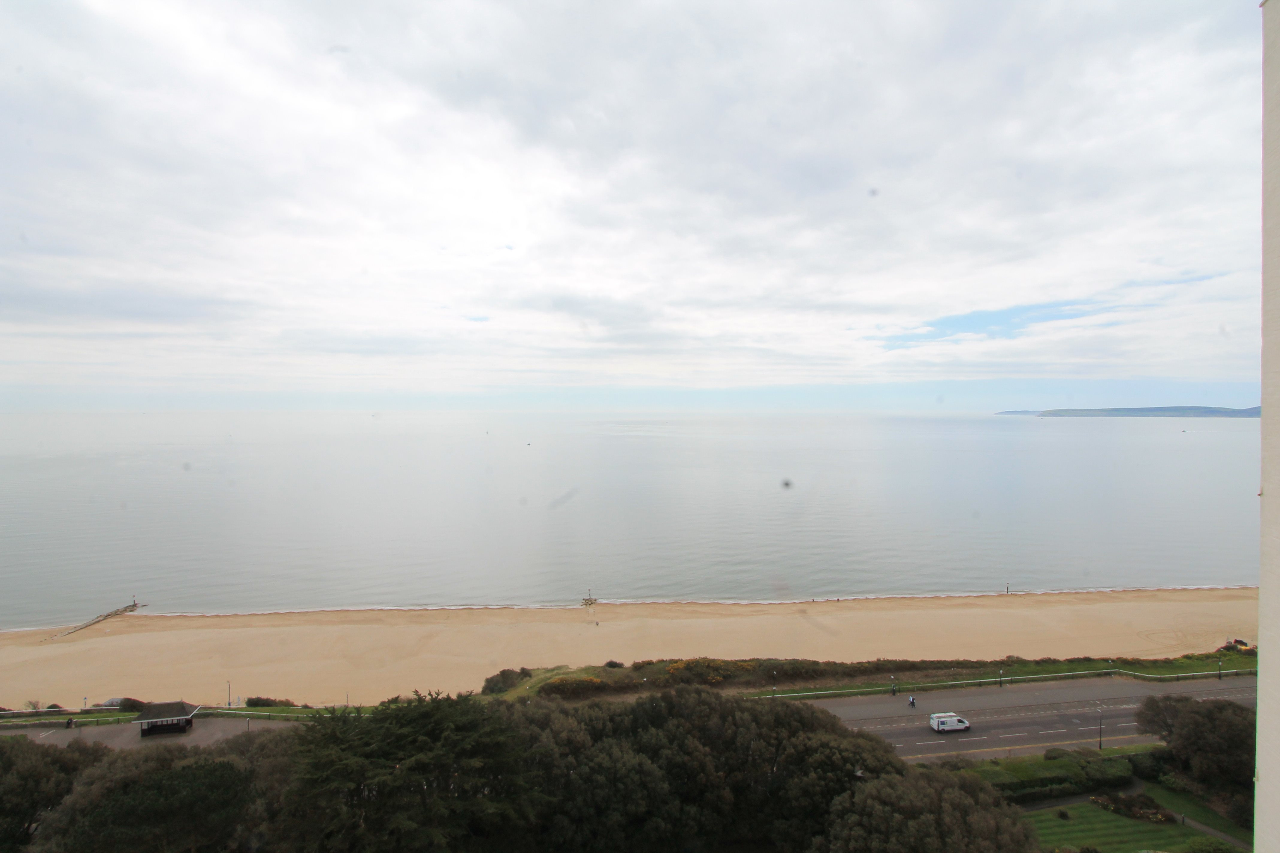 1 bed flat to rent in The Albany, Manor Road - Property Image 1