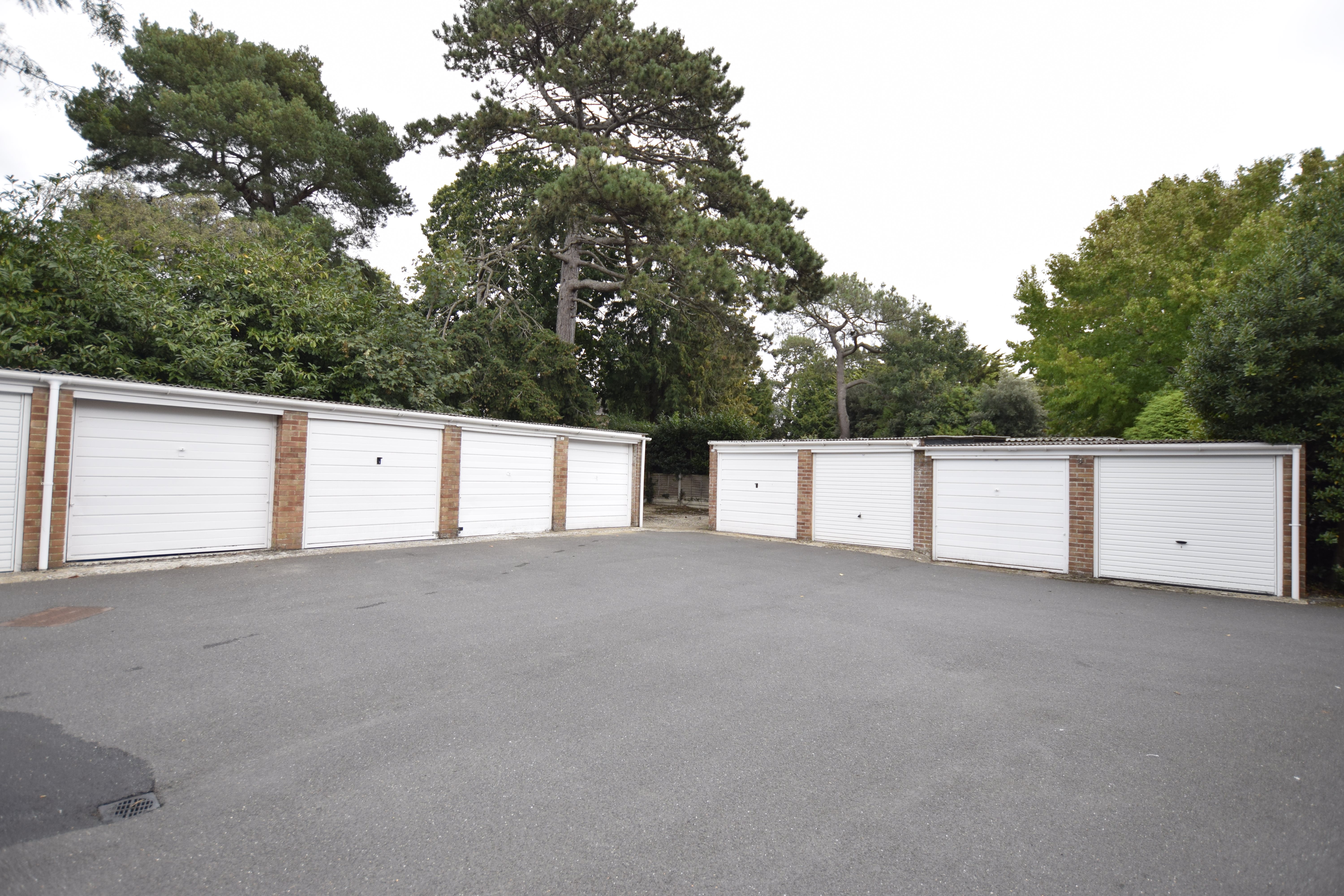 2 bed flat to rent in West Cliff Road, Bournemouth  - Property Image 14