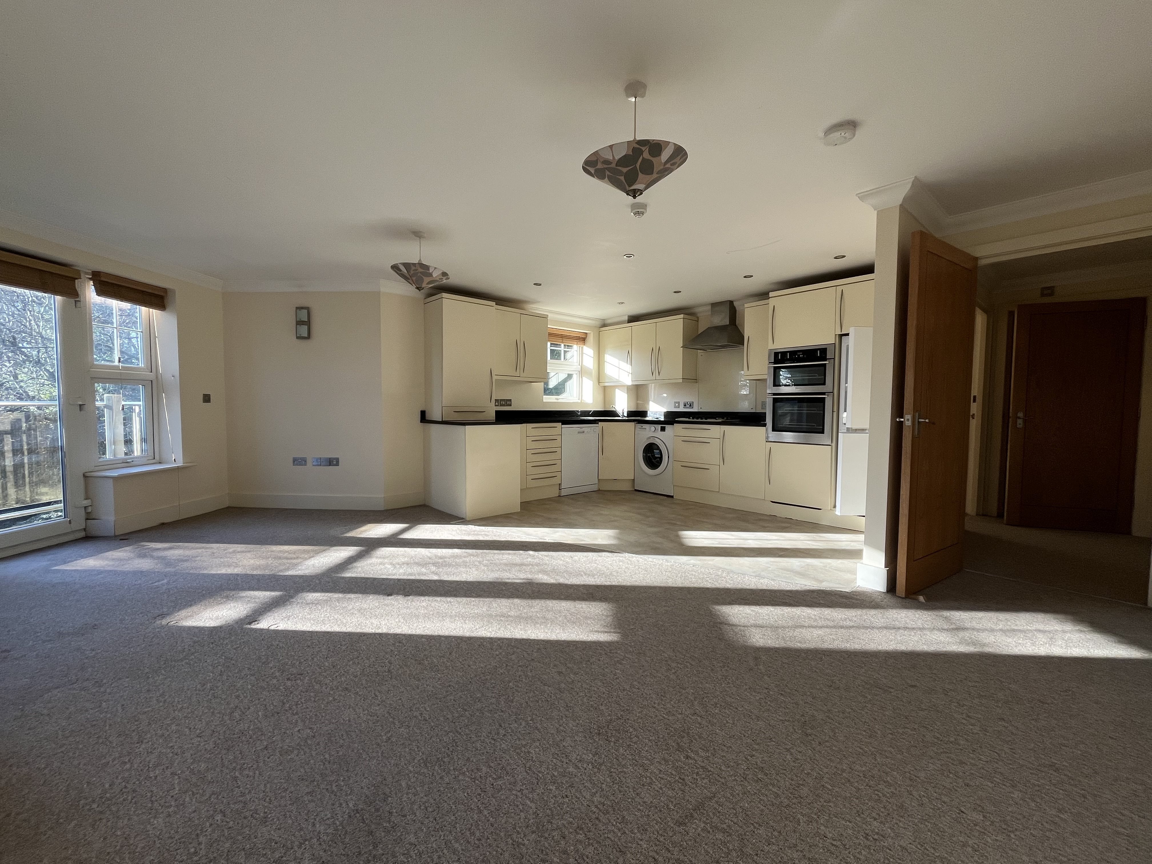 2 bed flat to rent in North Road, Poole, BH14 2