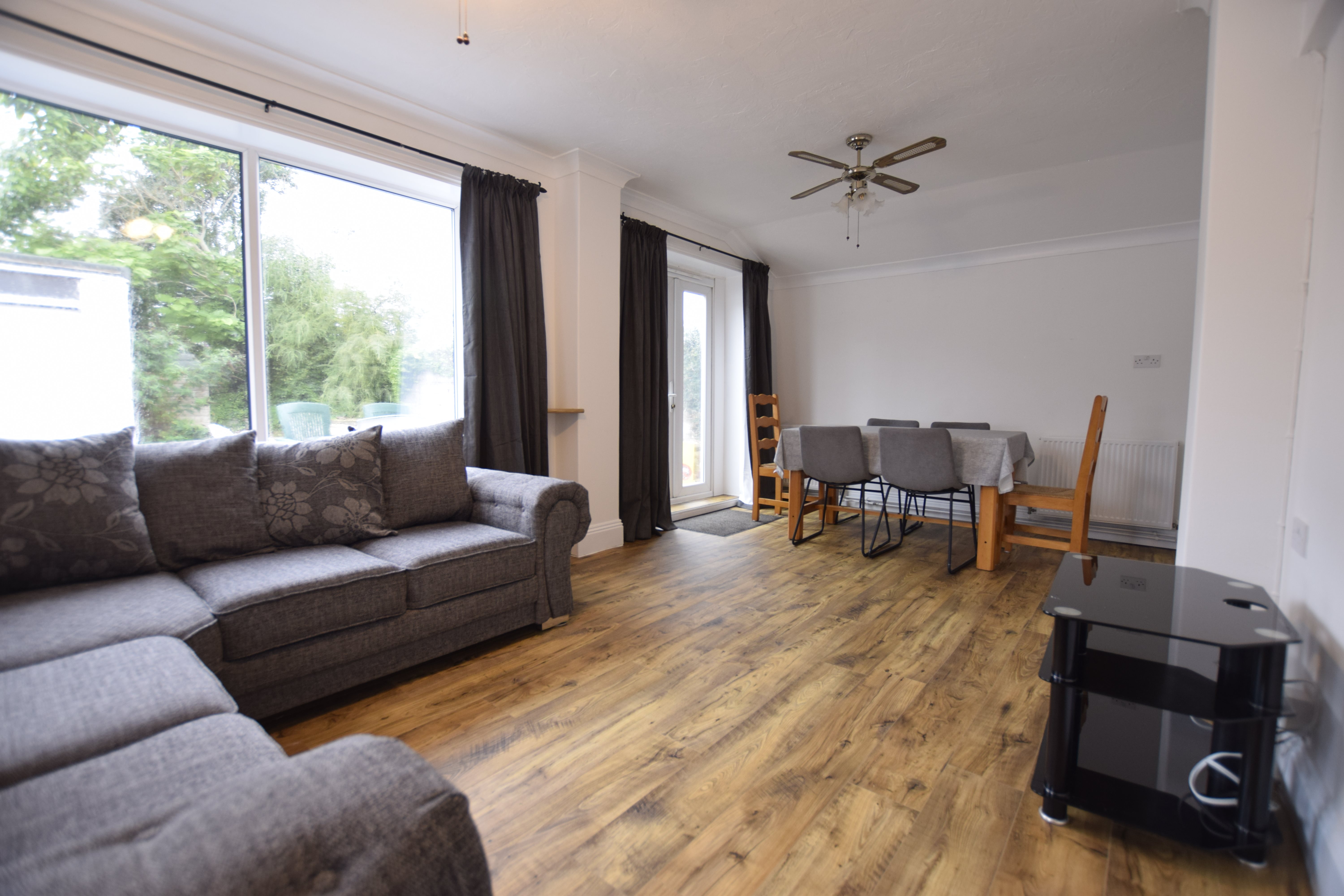 5 bed house to rent in Wallis Road, Bournemouth  - Property Image 2