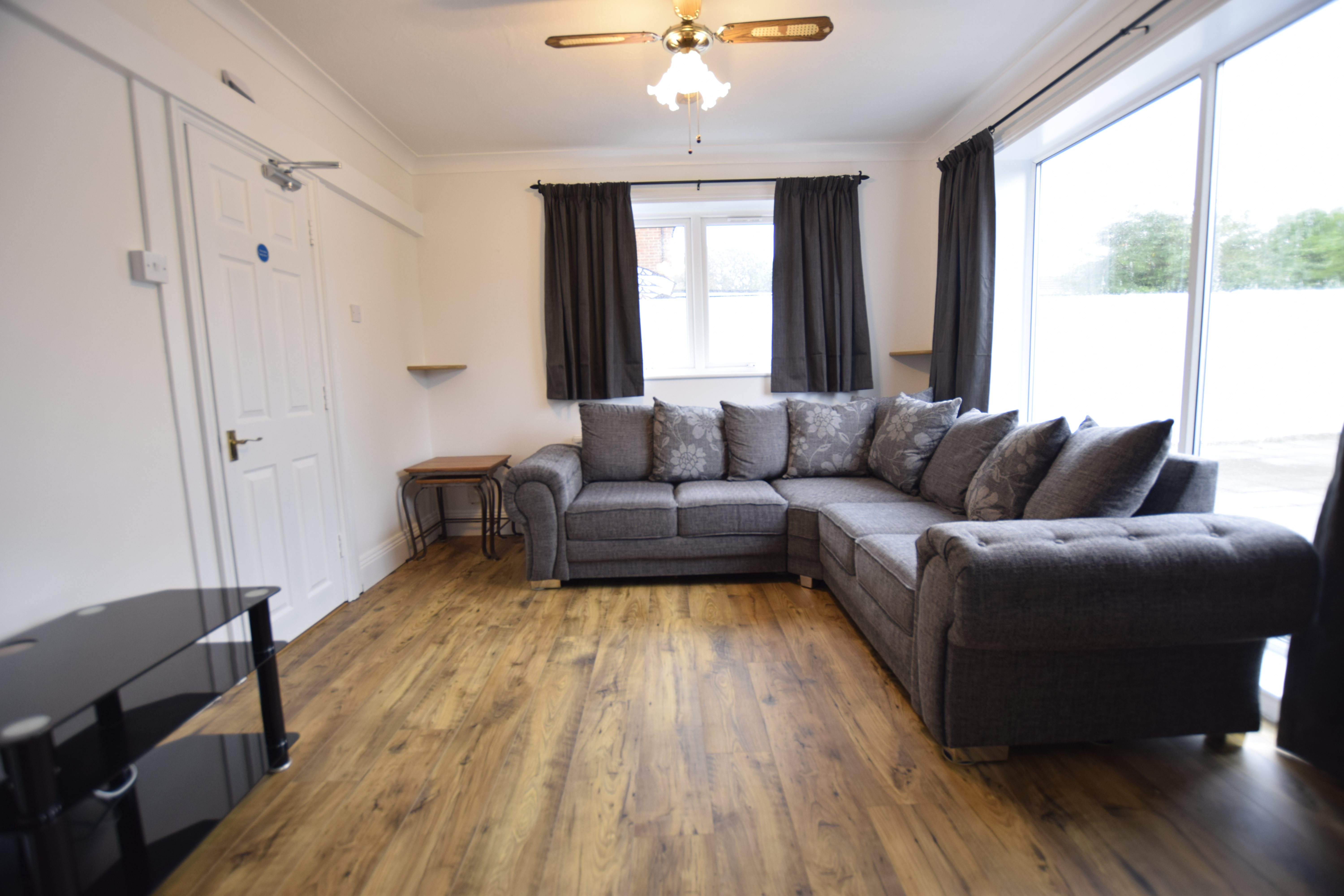 5 bed house to rent in Wallis Road, Bournemouth  - Property Image 3