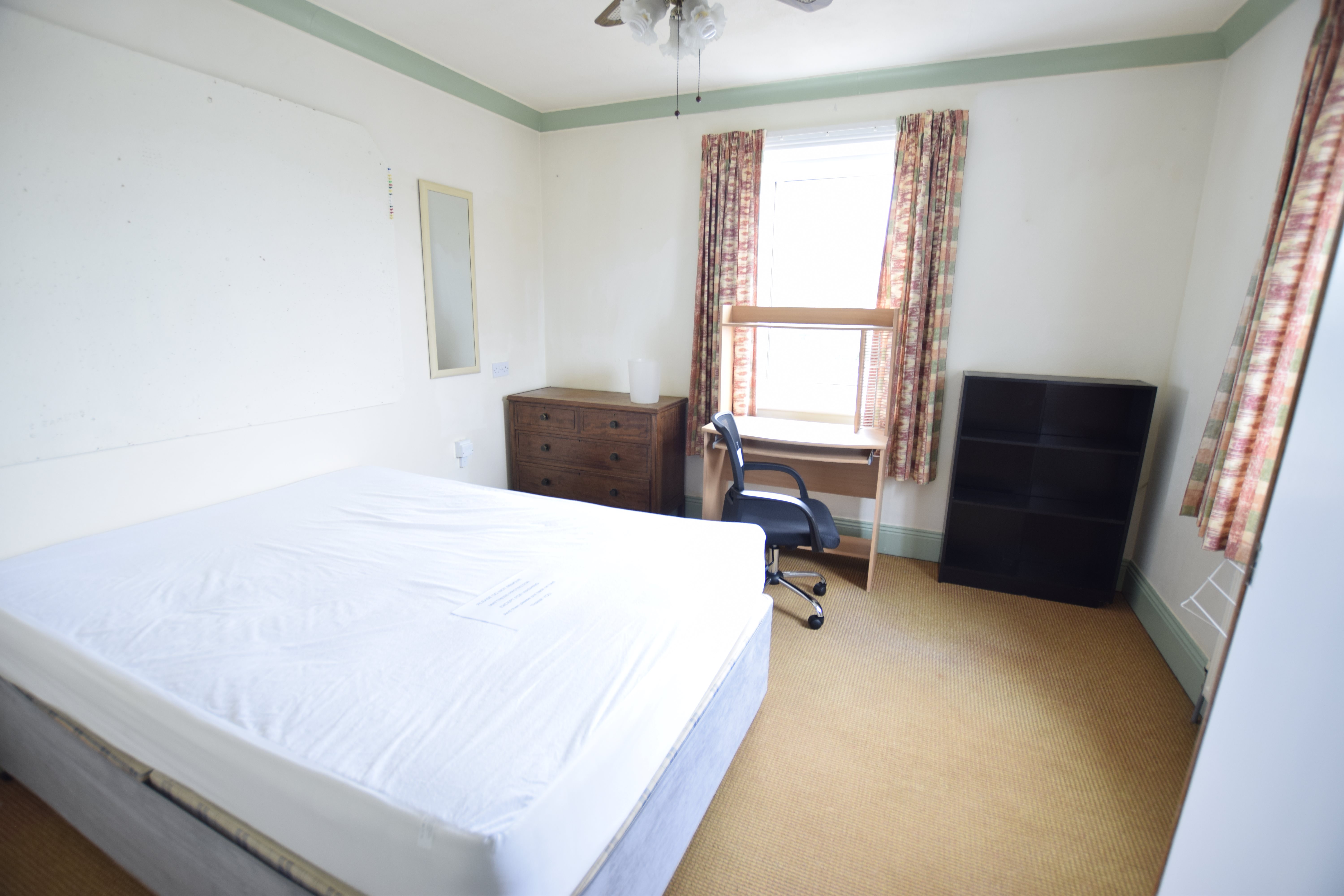 5 bed house to rent in Wallis Road, Bournemouth 11