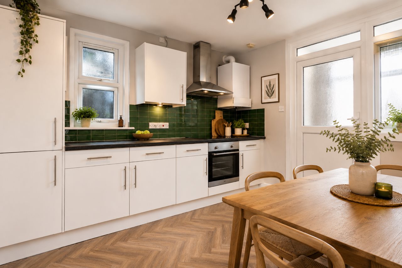 3 bed flat to rent in Richmond Hill, Bournemouth, BH2  - Property Image 5