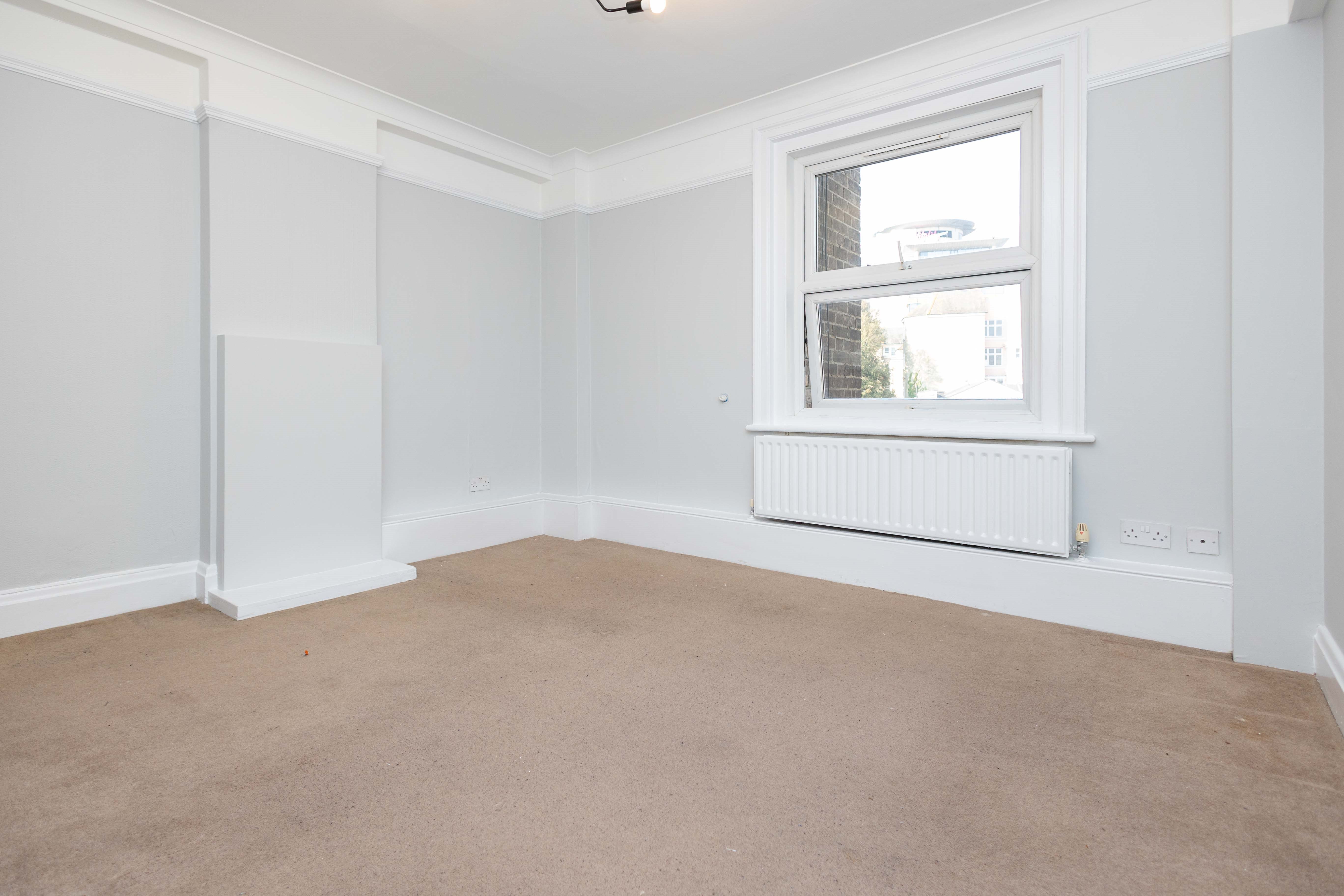 3 bed flat to rent in Richmond Hill, Bournemouth, BH2 7