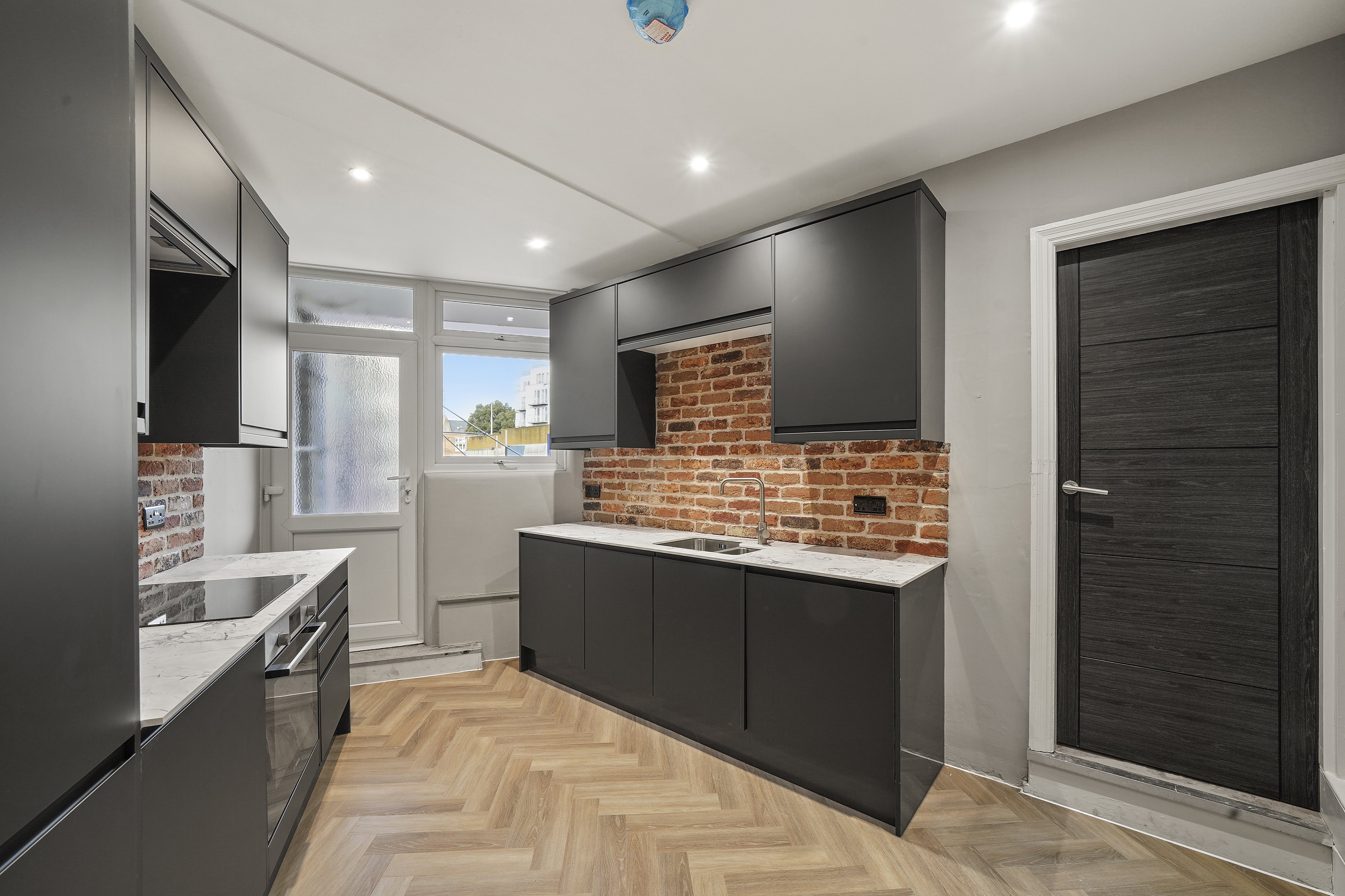 2 bed flat to rent in Richmond Hill, Bournemouth 3