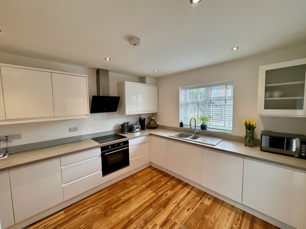 2 bed bungalow to rent in Evershot Road, Bournemouth, BH8 1