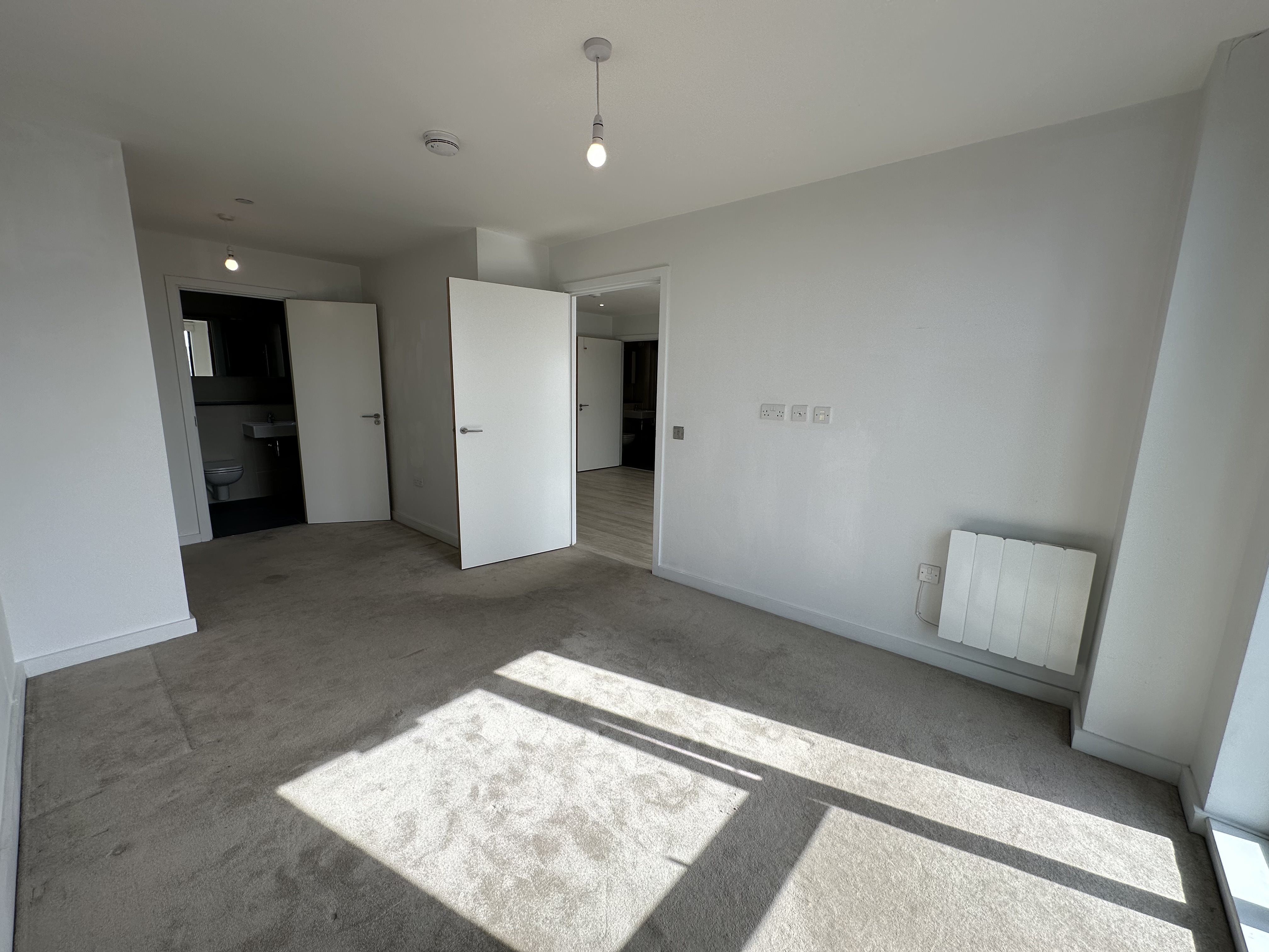 2 bed flat to rent in Holdenhurst Road, Bournemouth, BH8 4