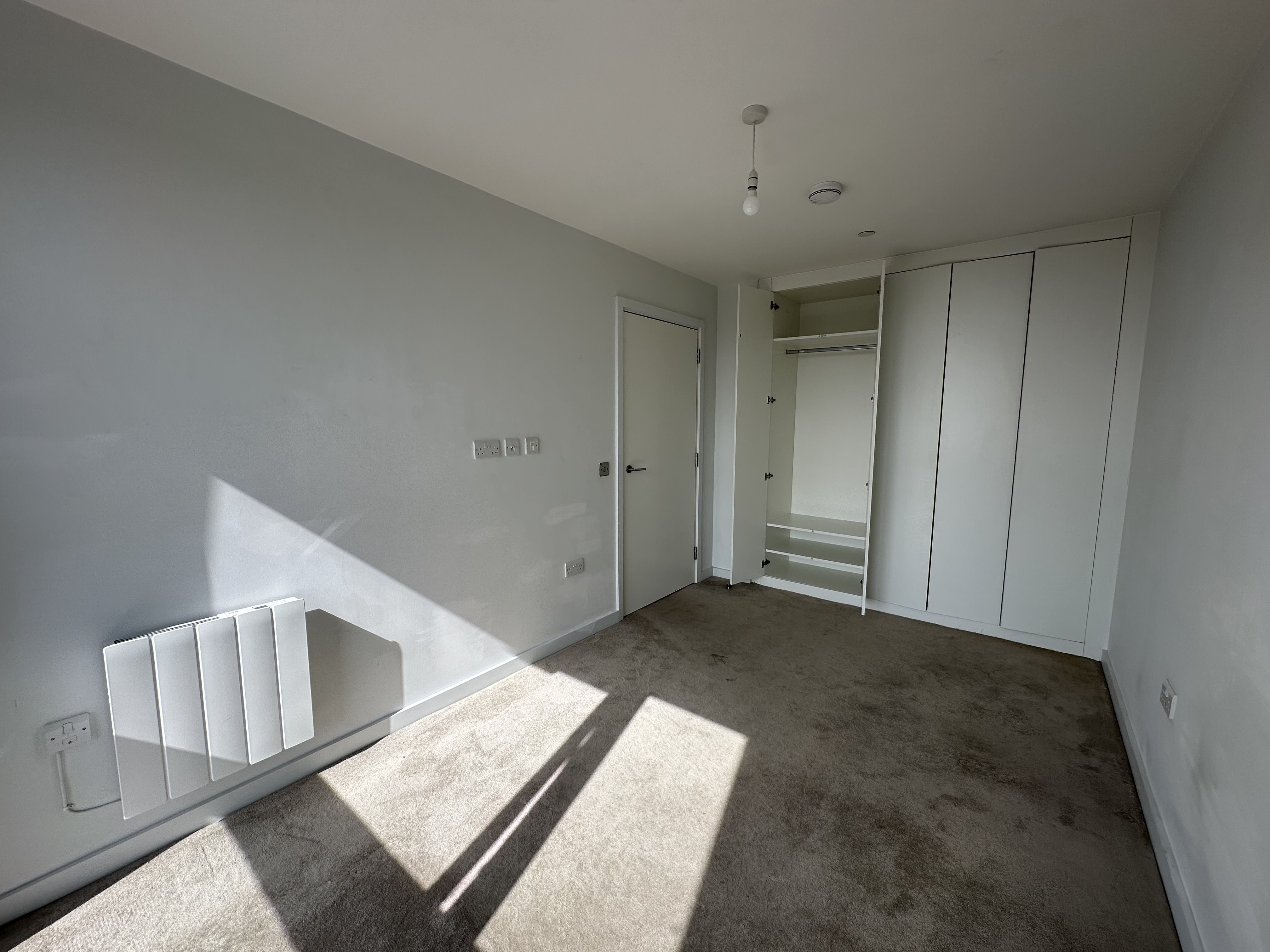 2 bed flat to rent in Holdenhurst Road, Bournemouth, BH8 6