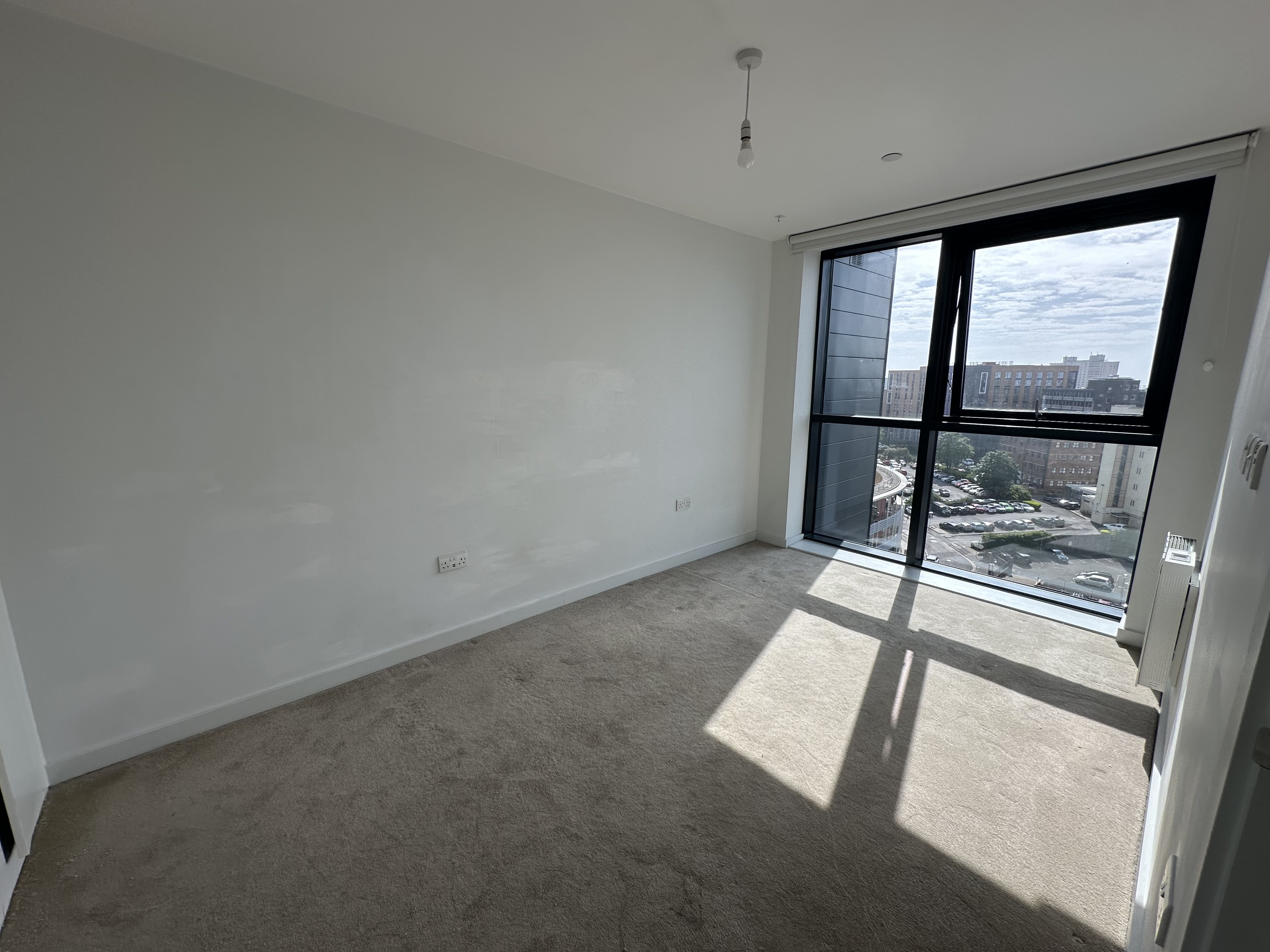 2 bed flat to rent in Holdenhurst Road, Bournemouth, BH8 9