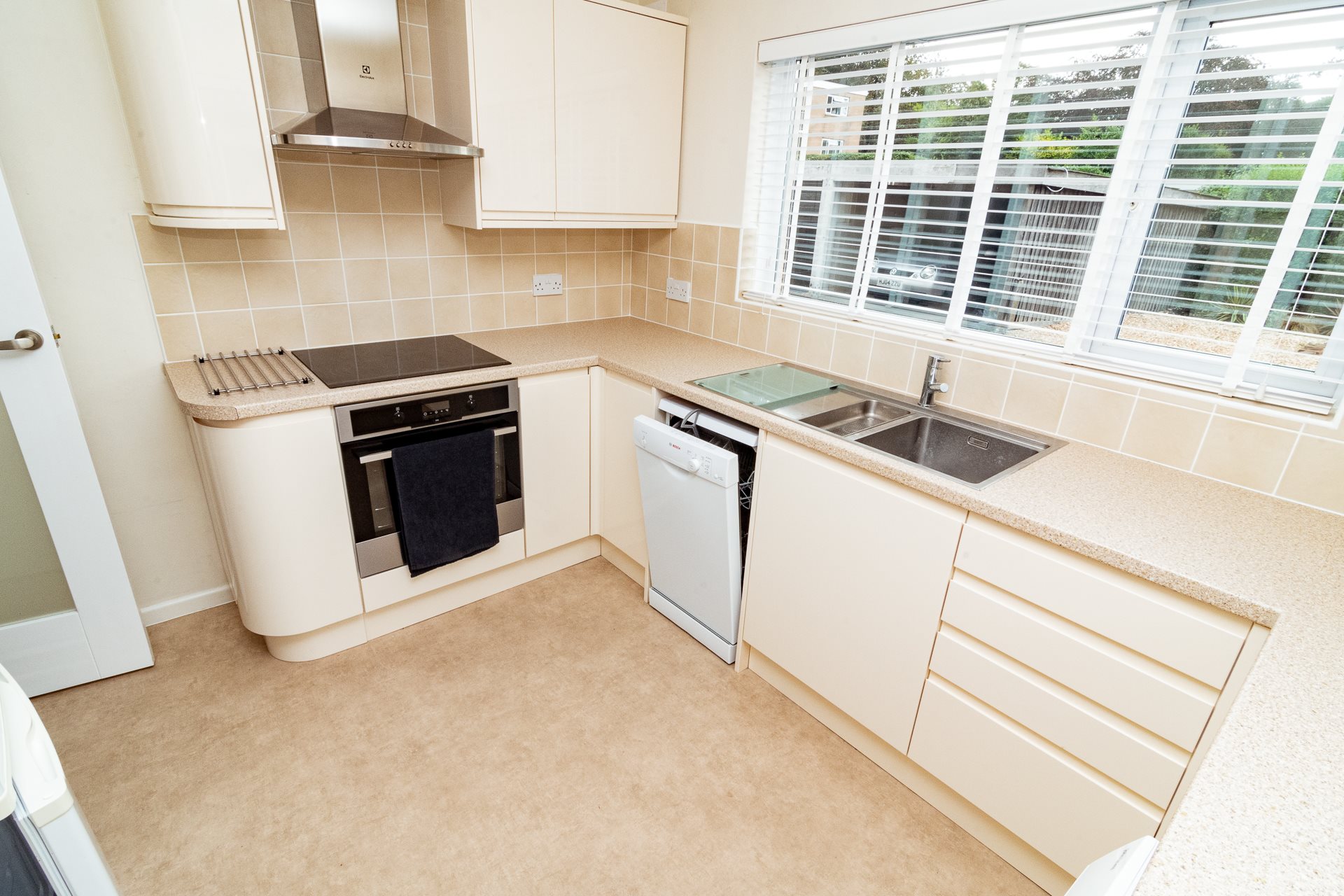 2 bed flat to rent in Grosvenor Road, Bournemouth  - Property Image 2
